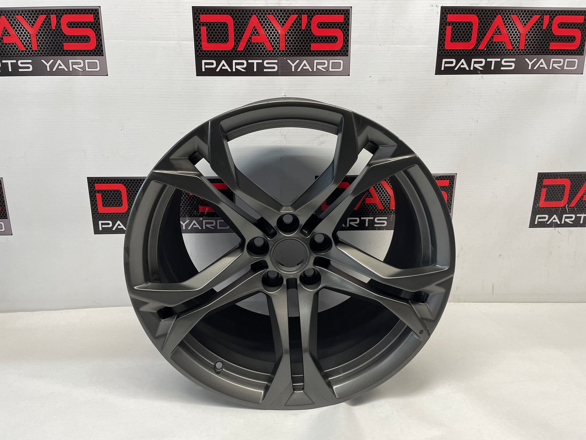 2019 Chevy Camaro SS 1LE Rear Wheel 20X11 23442884 OEM - Day's Parts Yard