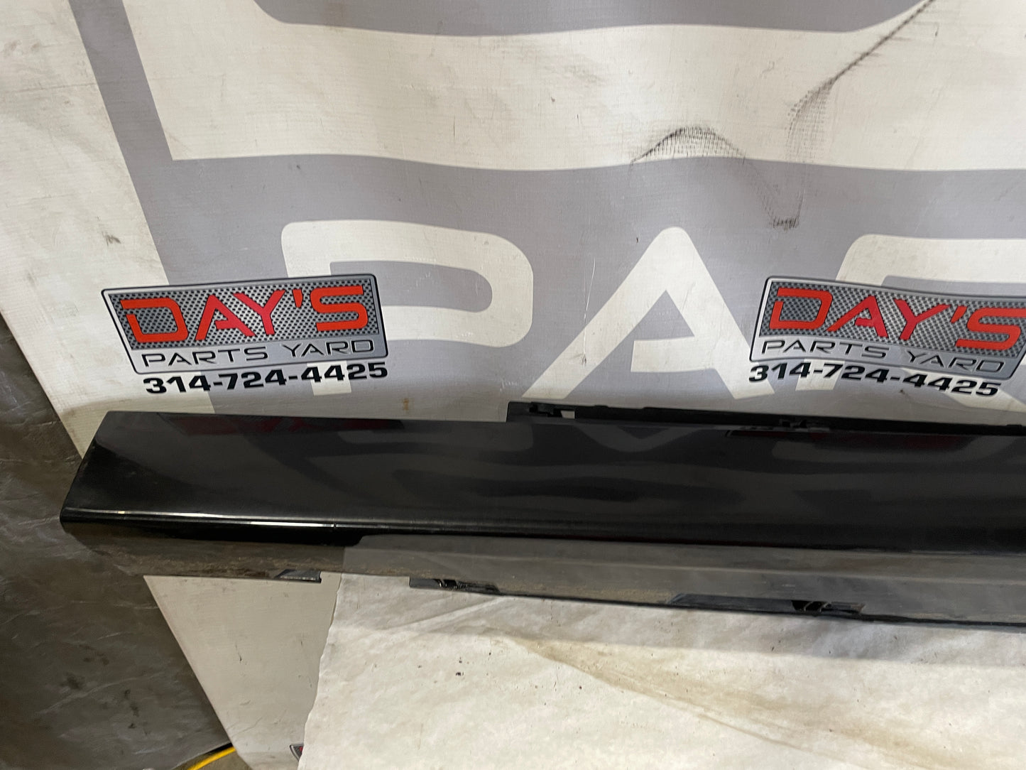 2014 Chevy SS Sedan LH Driver Rocker Molding Panel OEM - Day's Parts Yard