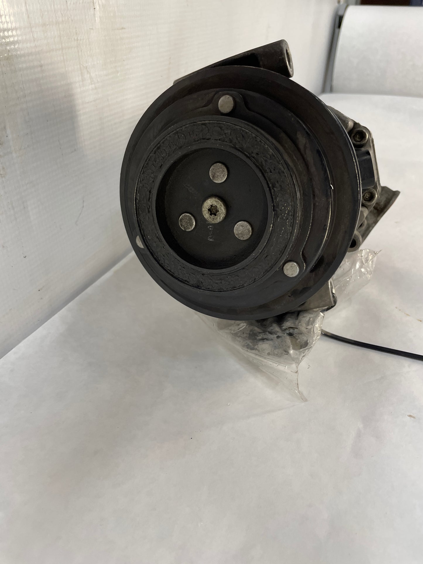 2013 Chevy Camaro SS AC A/C Air Conditioner Compressor w/ Hardware OEM - Day's Parts Yard