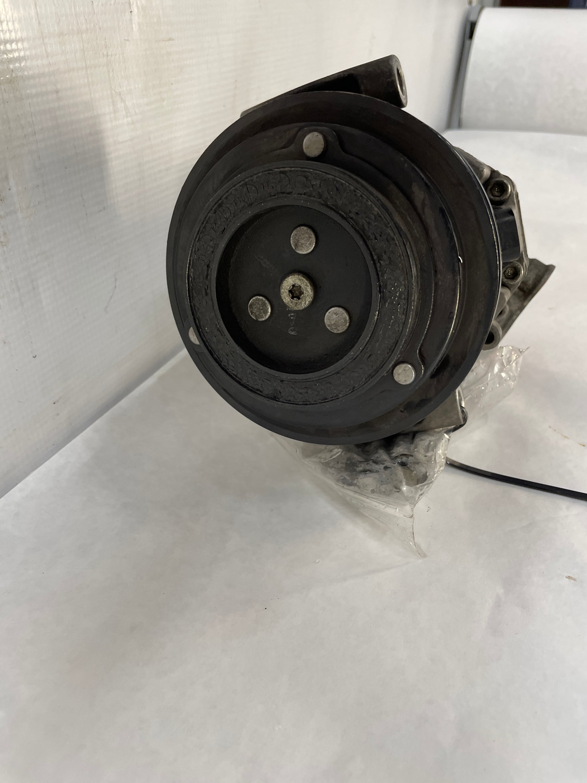 2013 Chevy Camaro SS AC A/C Air Conditioner Compressor w/ Hardware OEM - Day's Parts Yard