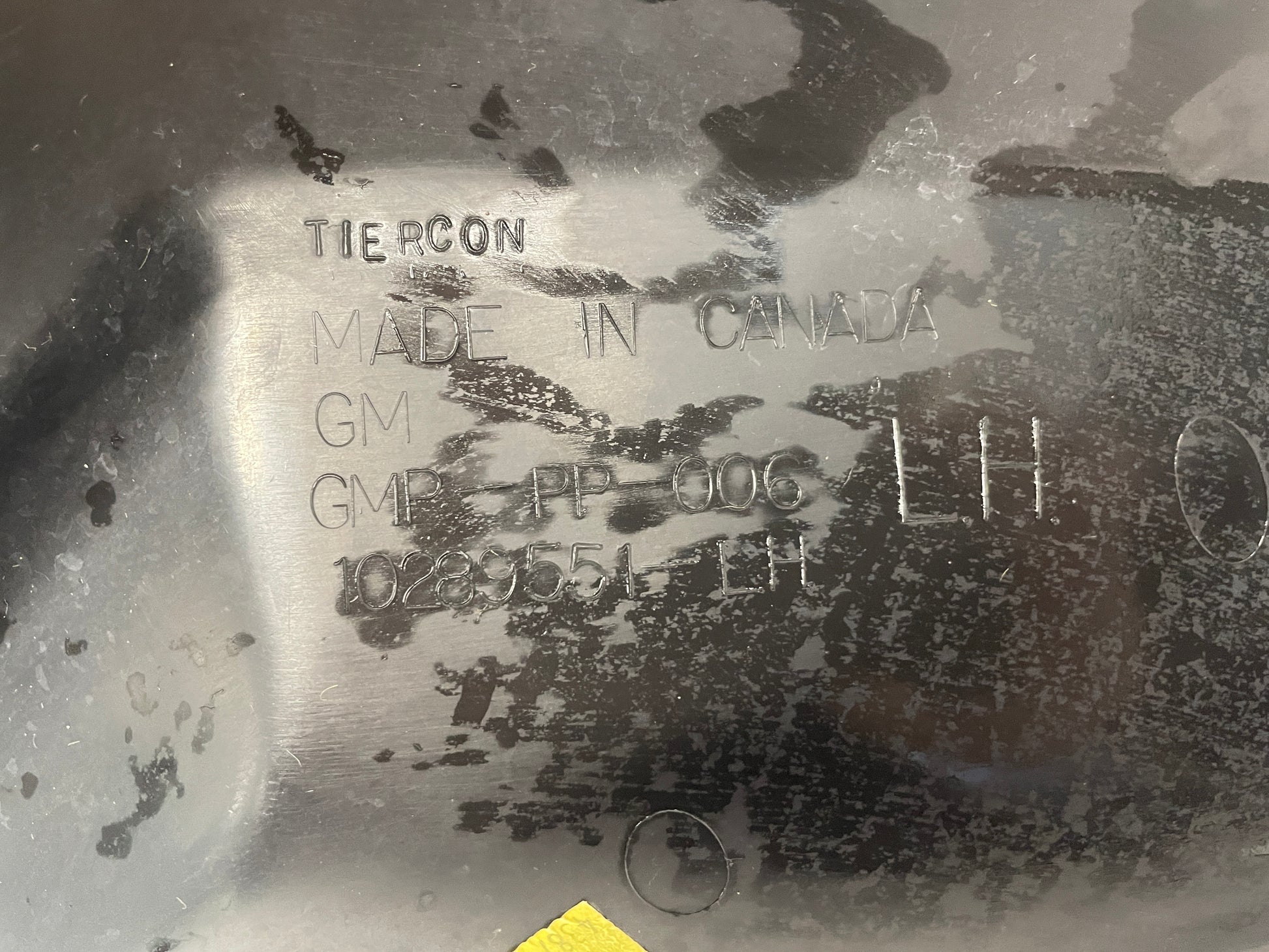 2004 Chevy C5 Corvette LH Driver Front Fender Lower Insert Panel OEM - Day's Parts Yard