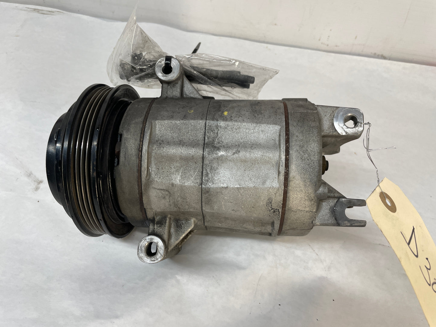 2013 Chevy Camaro SS AC A/C Air Conditioner Compressor w/ Hardware OEM - Day's Parts Yard