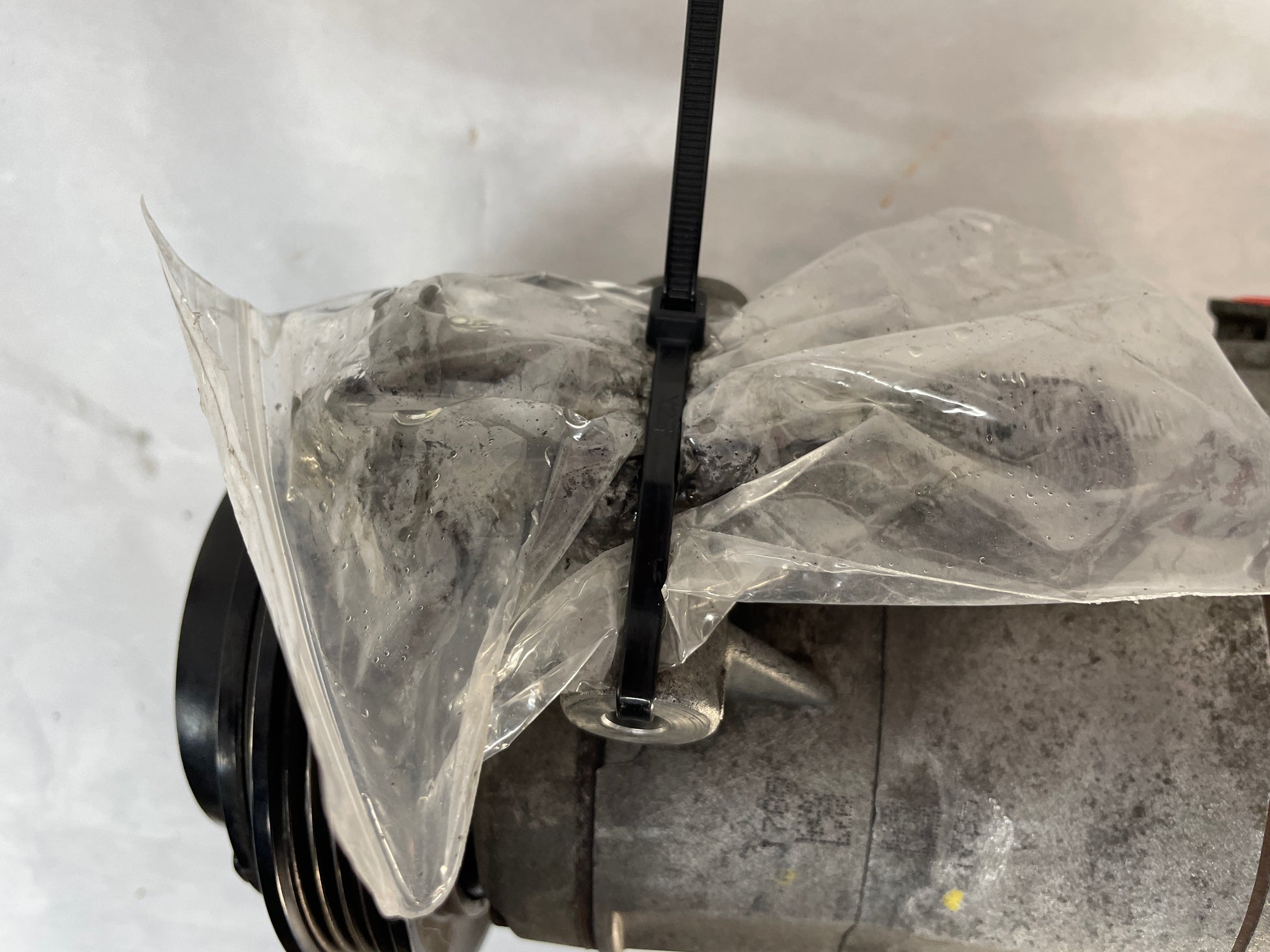 2013 Chevy Camaro SS AC A/C Air Conditioner Compressor w/ Hardware OEM - Day's Parts Yard