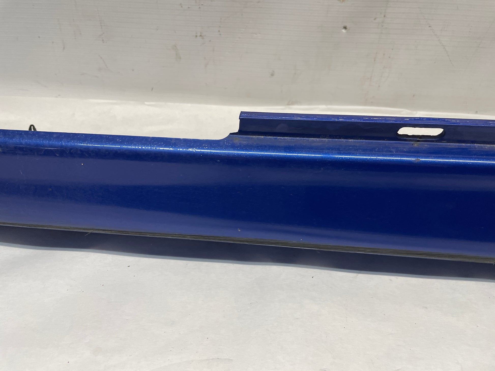 2005 Pontiac GTO RH Passenger Rocker Molding Side Skirt Panel OEM - Day's Parts Yard