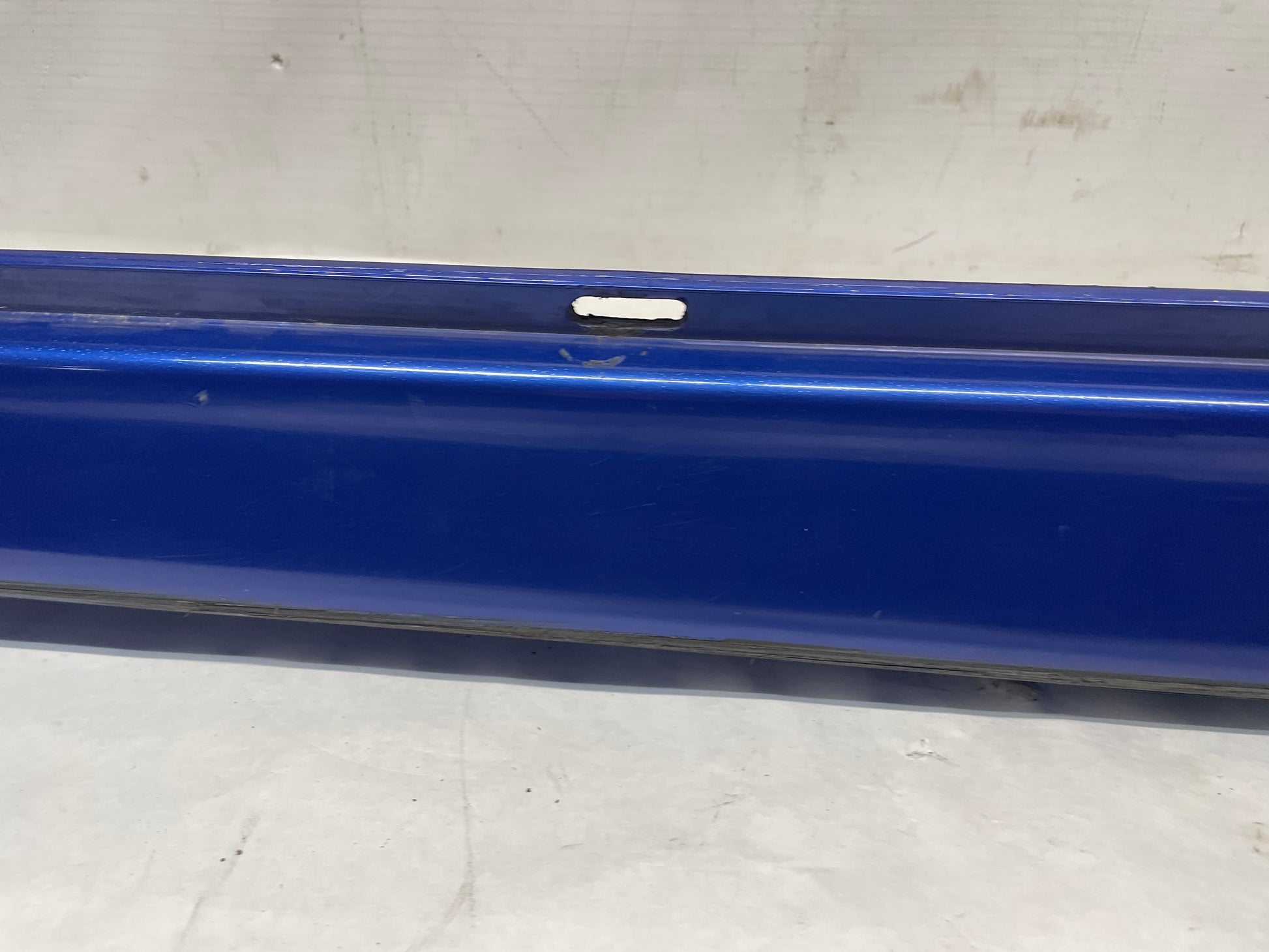 2005 Pontiac GTO RH Passenger Rocker Molding Side Skirt Panel OEM - Day's Parts Yard