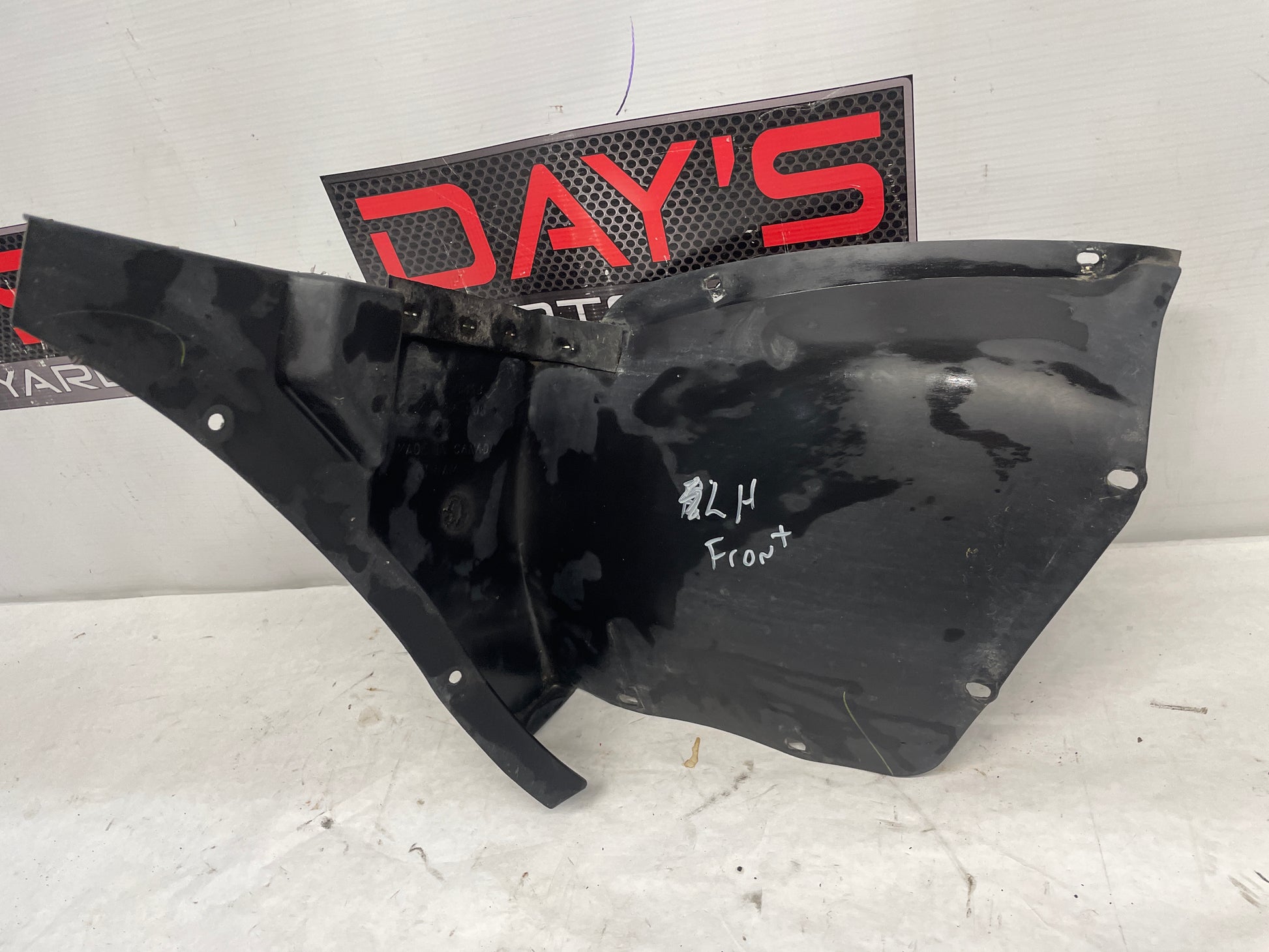 2004 Chevy C5 Corvette LH Driver Front Inner Fender Wheel Well House Liner OEM - Day's Parts Yard