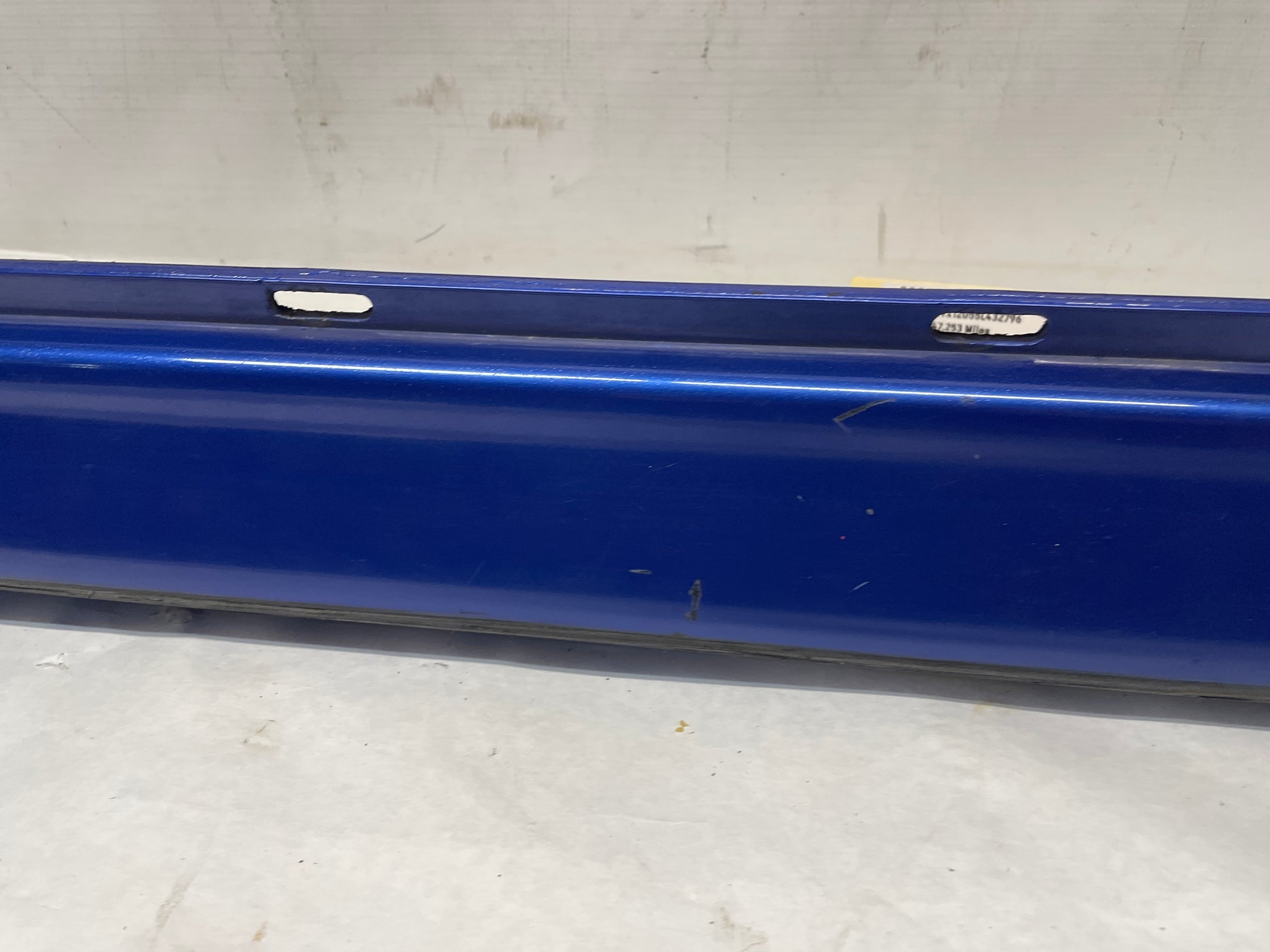 2005 Pontiac GTO RH Passenger Rocker Molding Side Skirt Panel OEM - Day's Parts Yard