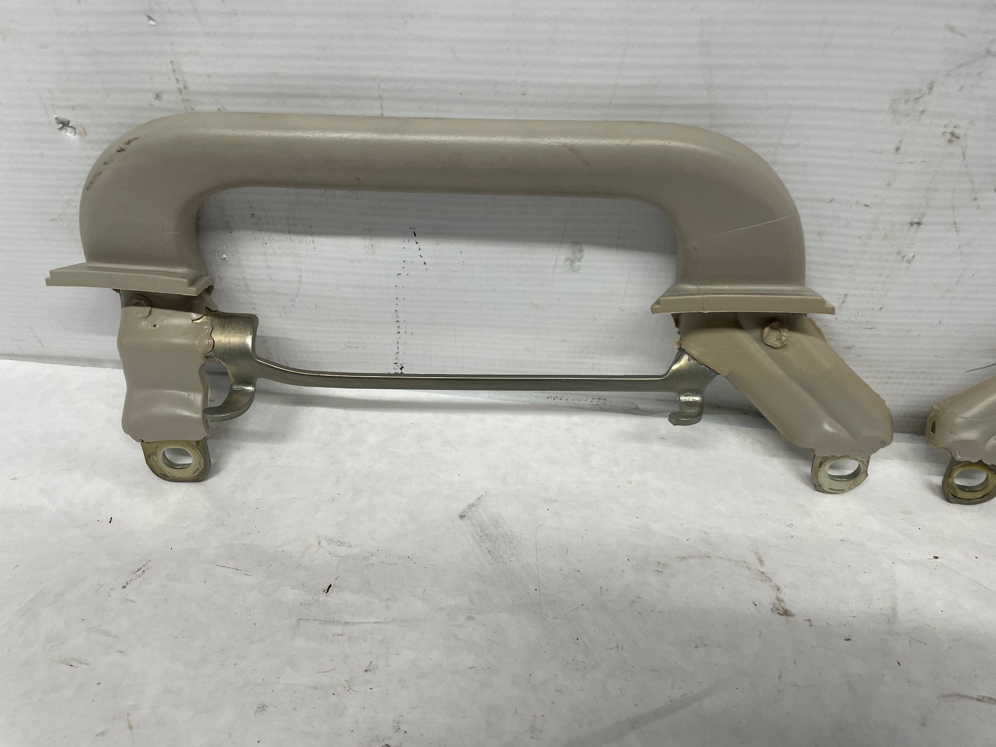 2013 GMC Sierra C1500 SLE RH & LH Rear Roof Grab Handles OEM - Day's Parts Yard