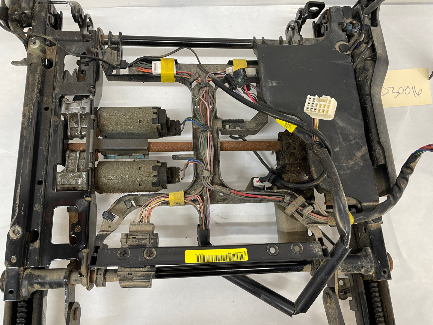 2009 Pontiac G8 GT LH Driver Front Seat Track Frame Electric OEM