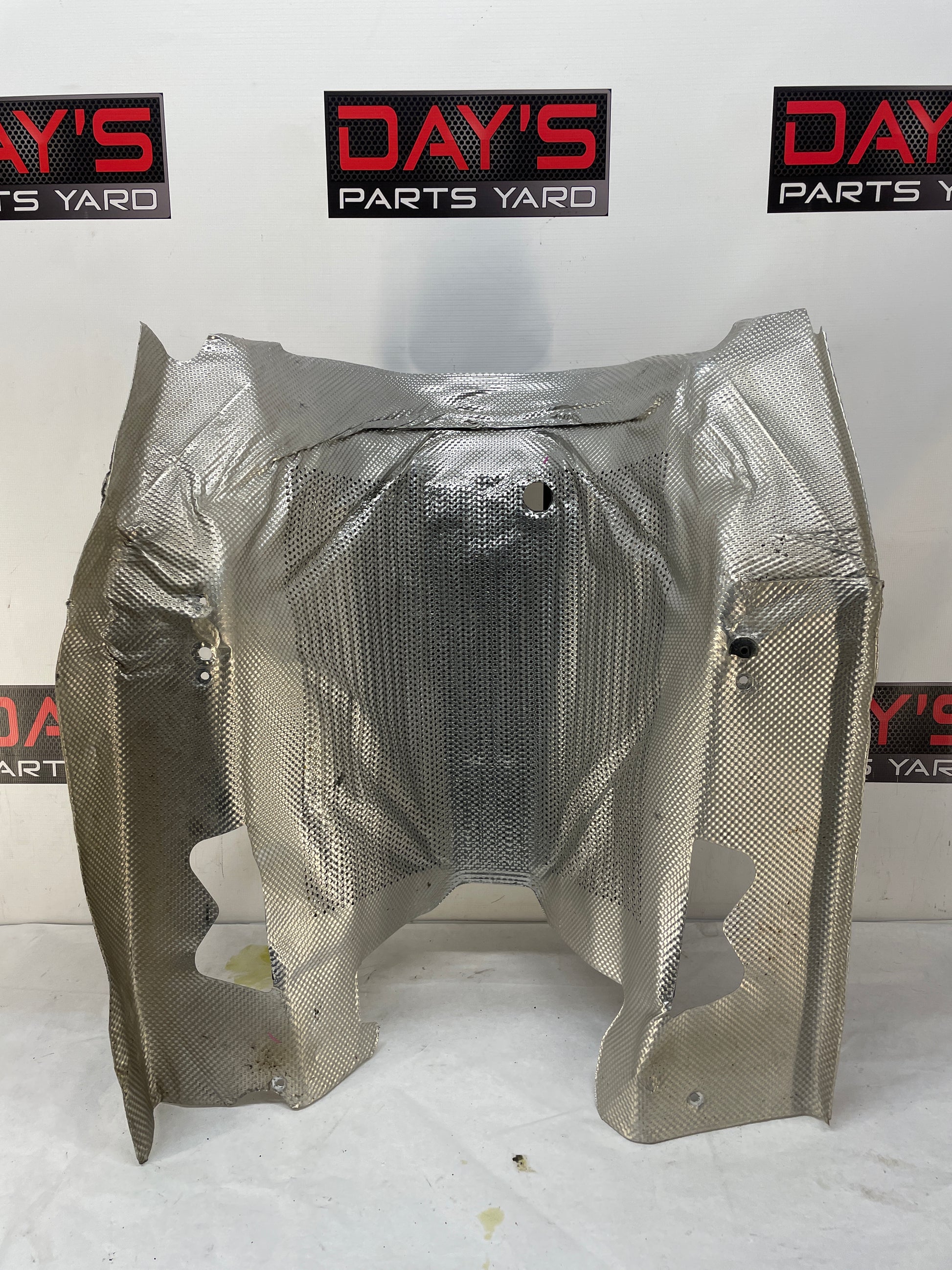 2009 Pontiac G8 GT Transmission Tunnel Exhaust Heat Shield OEM - Day's Parts Yard