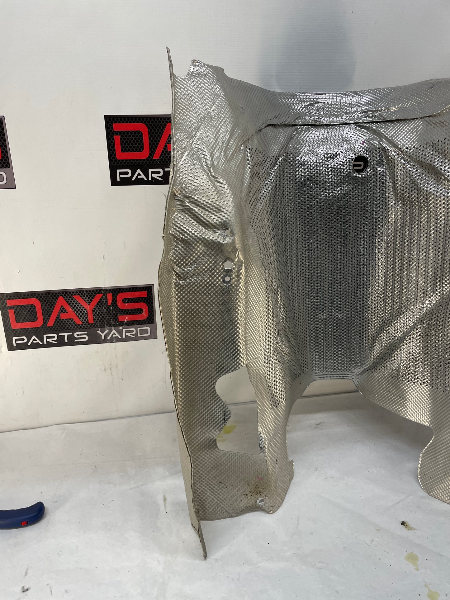 2009 Pontiac G8 GT Transmission Tunnel Exhaust Heat Shield OEM - Day's Parts Yard