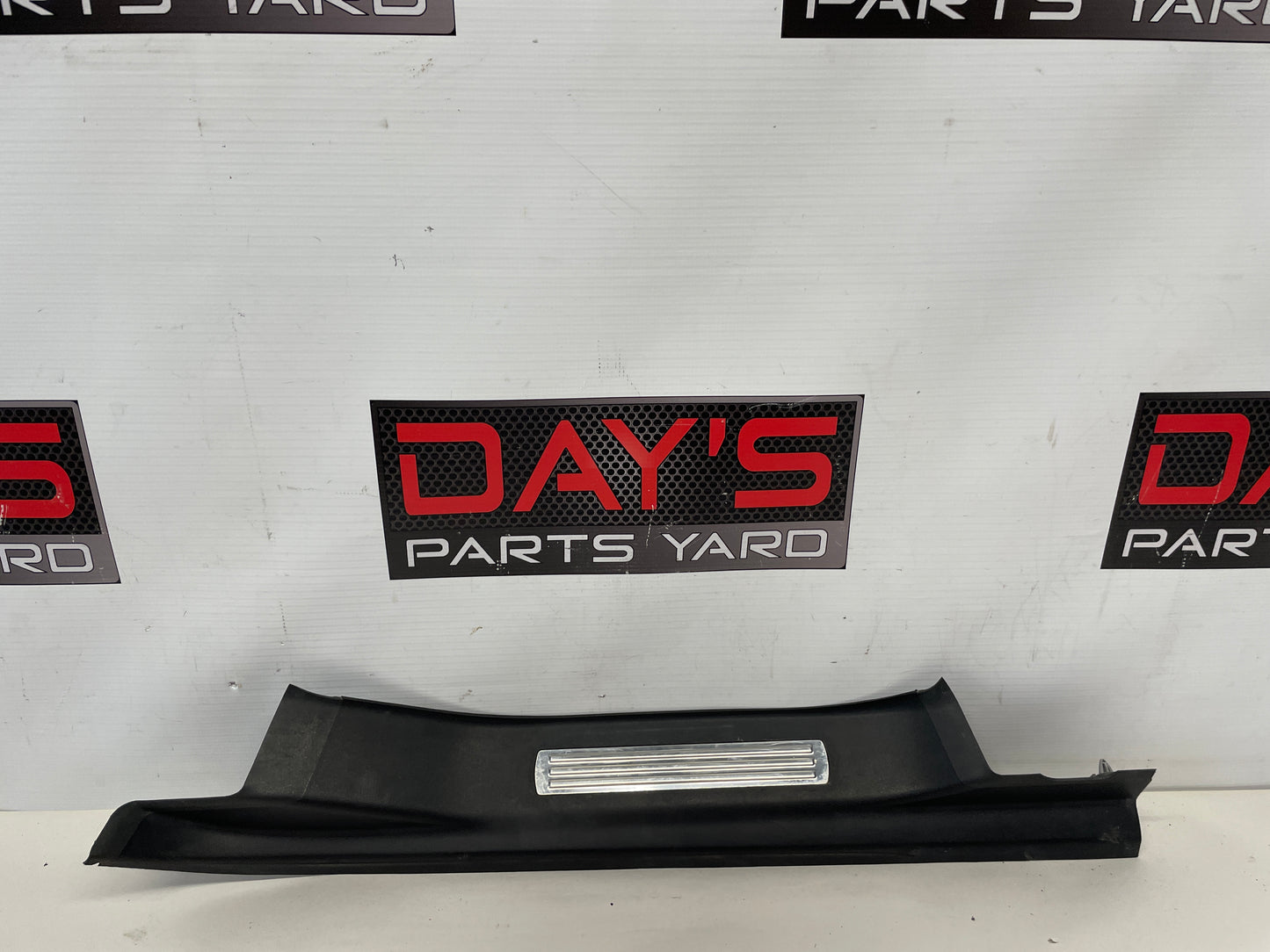 2009 Pontiac G8 GT RH Passenger Rear Door Trim Sill Scuff Kick Panel OEM - Day's Parts Yard