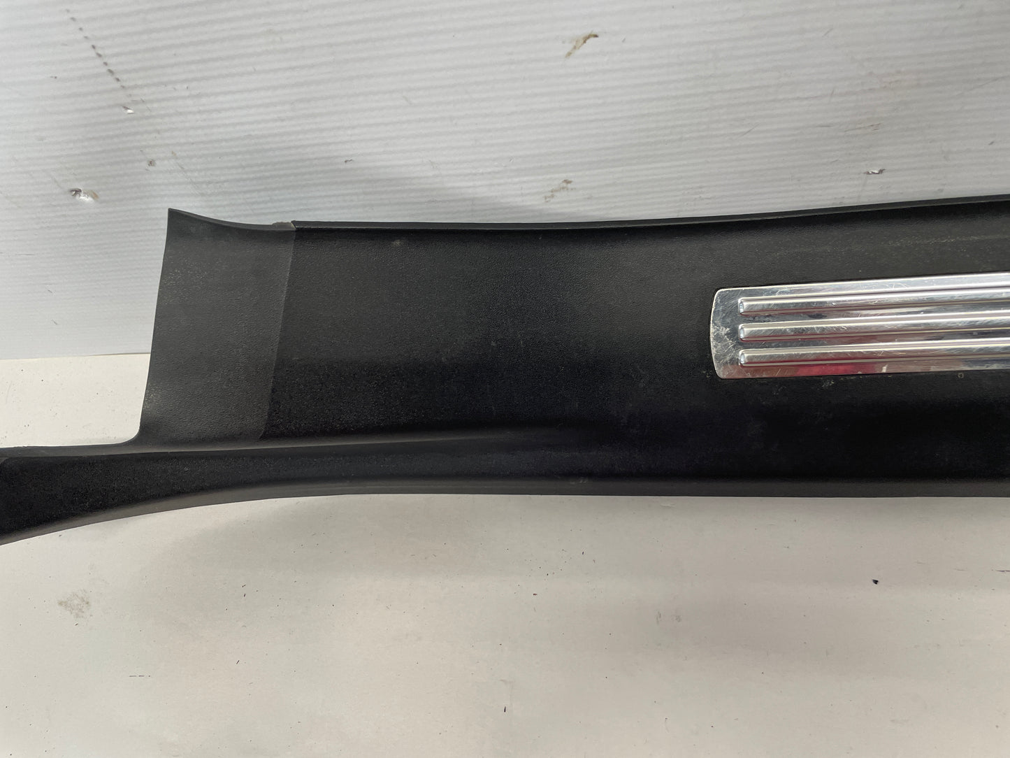 2009 Pontiac G8 GT RH Passenger Rear Door Trim Sill Scuff Kick Panel OEM - Day's Parts Yard