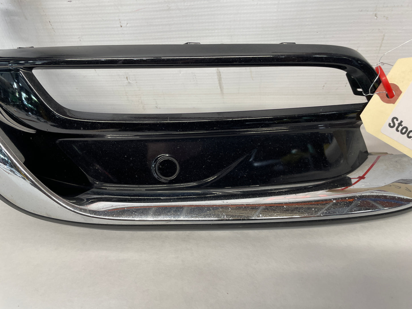 2017 Chevy SS Sedan RH Passenger Front Fog Light Cover DRL Bezel OEM