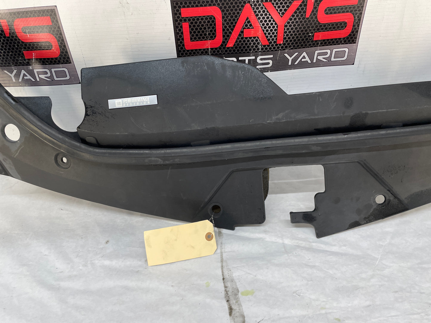 2010 Cadillac CTS-V Sedan Radiator Core Support Sight Shield Bracket Cover OEM