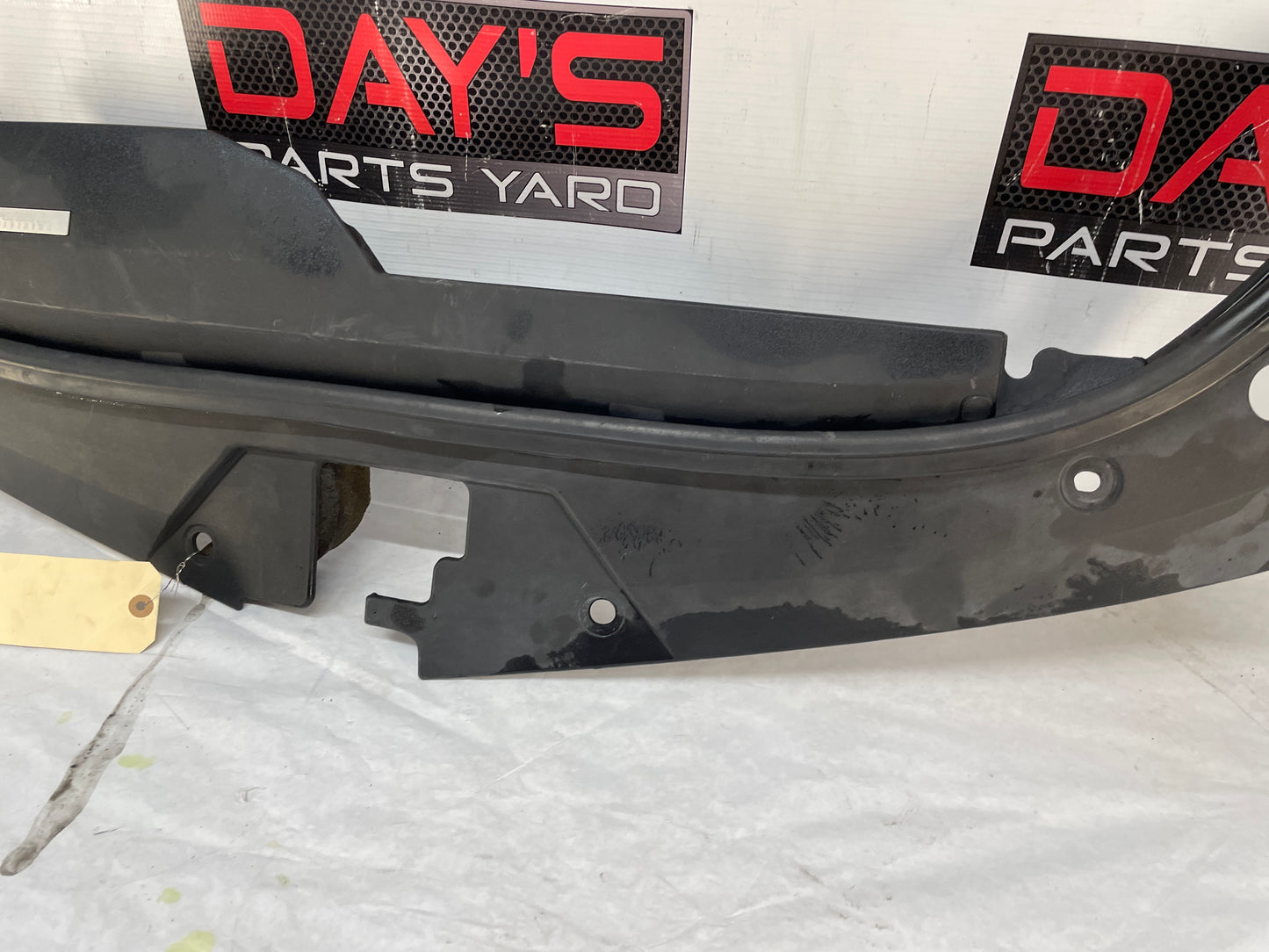 2010 Cadillac CTS-V Sedan Radiator Core Support Sight Shield Bracket Cover OEM