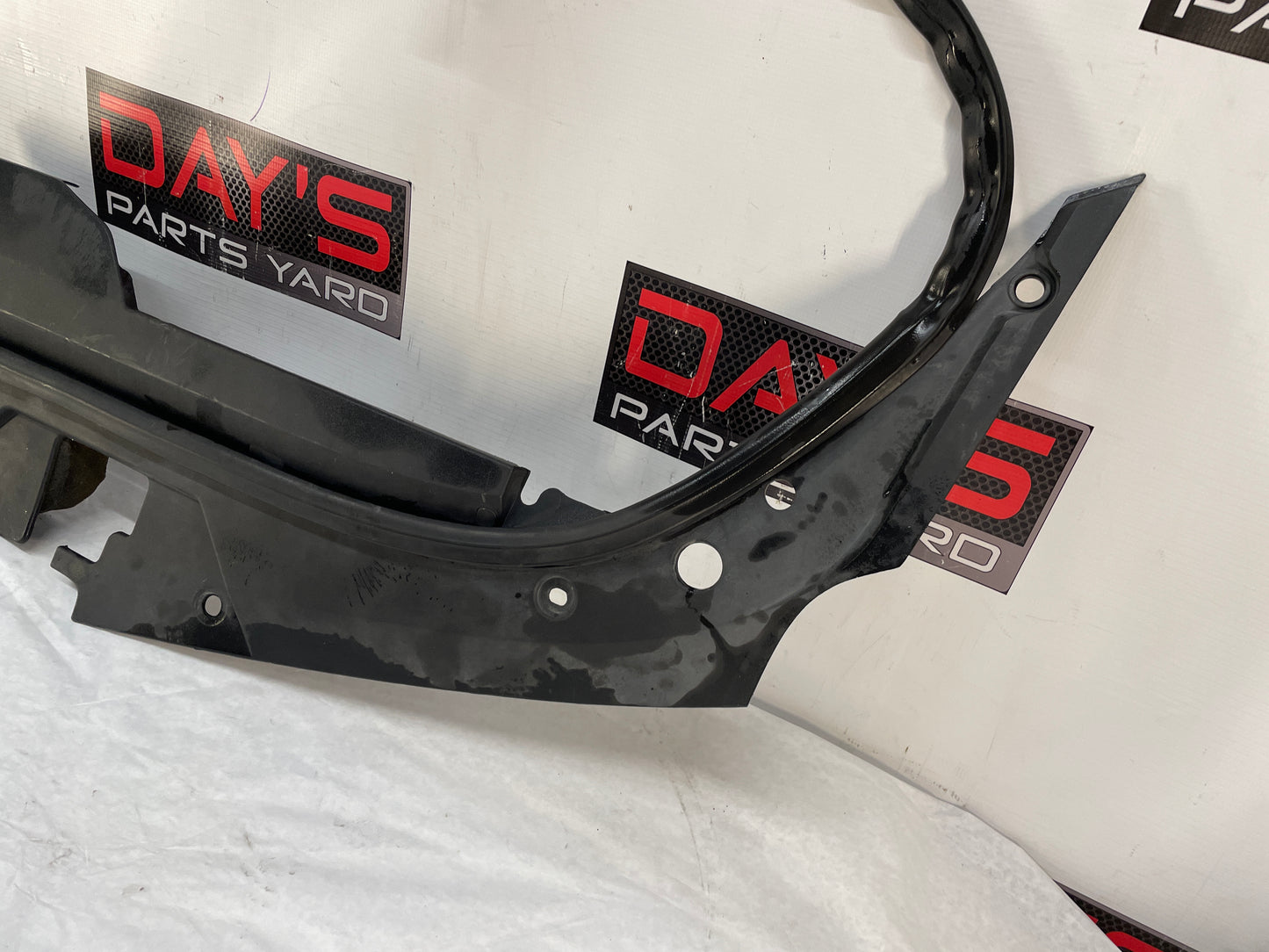 2010 Cadillac CTS-V Sedan Radiator Core Support Sight Shield Bracket Cover OEM