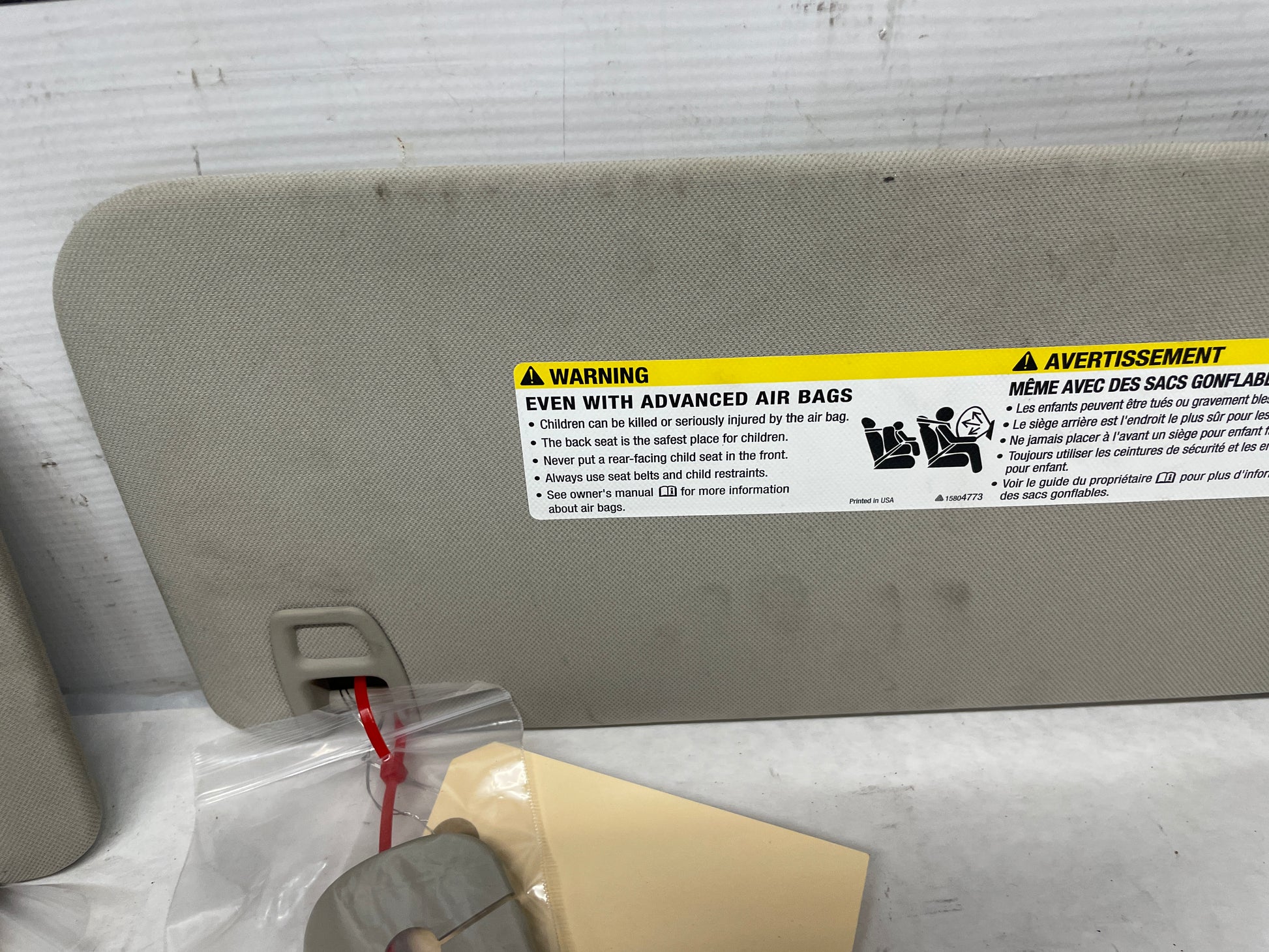 2013 GMC Sierra C1500 SLE RH & LH Sunvisor Sun Visor w/ Clips OEM - Day's Parts Yard