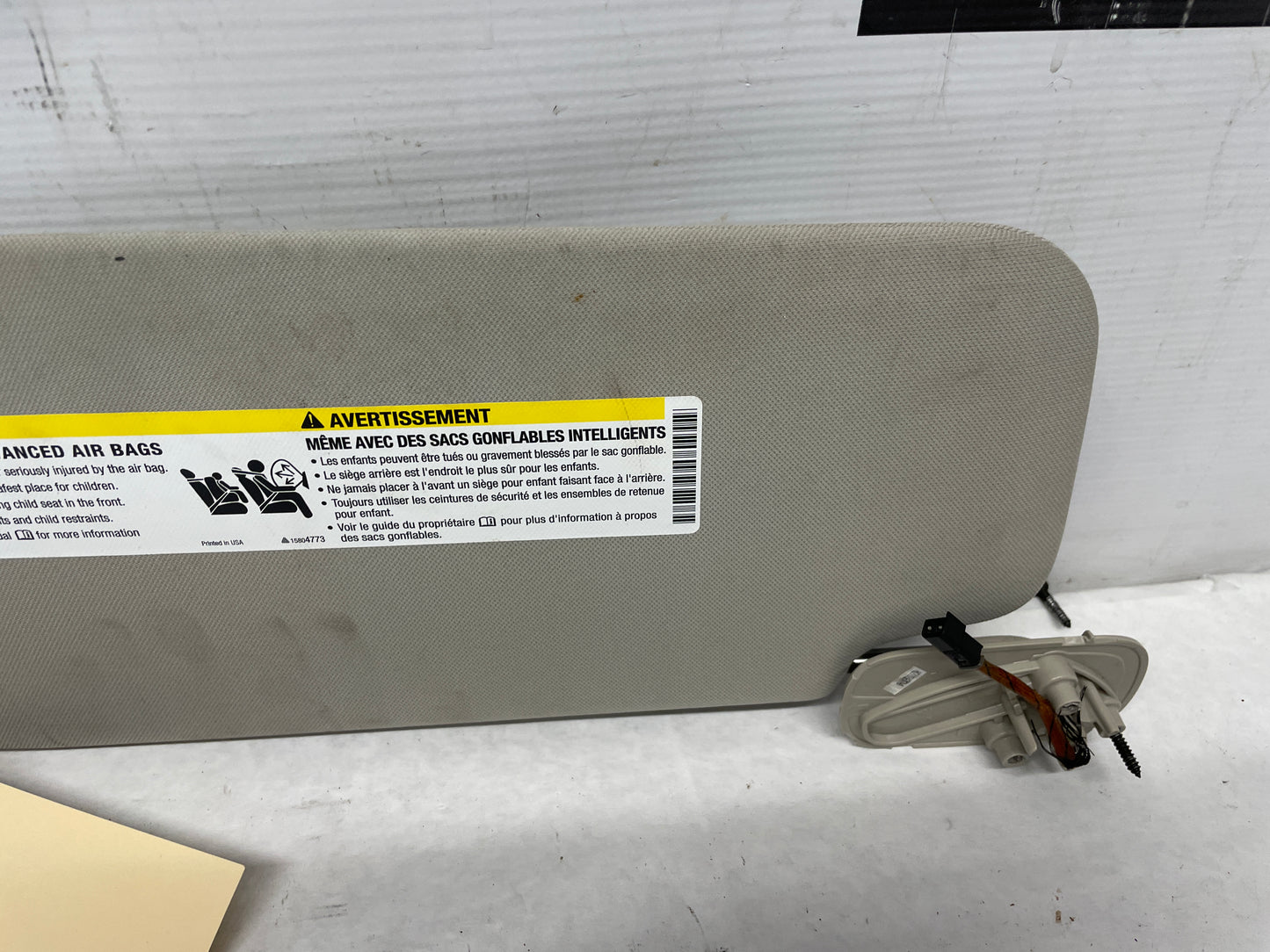 2013 GMC Sierra C1500 SLE RH & LH Sunvisor Sun Visor w/ Clips OEM - Day's Parts Yard