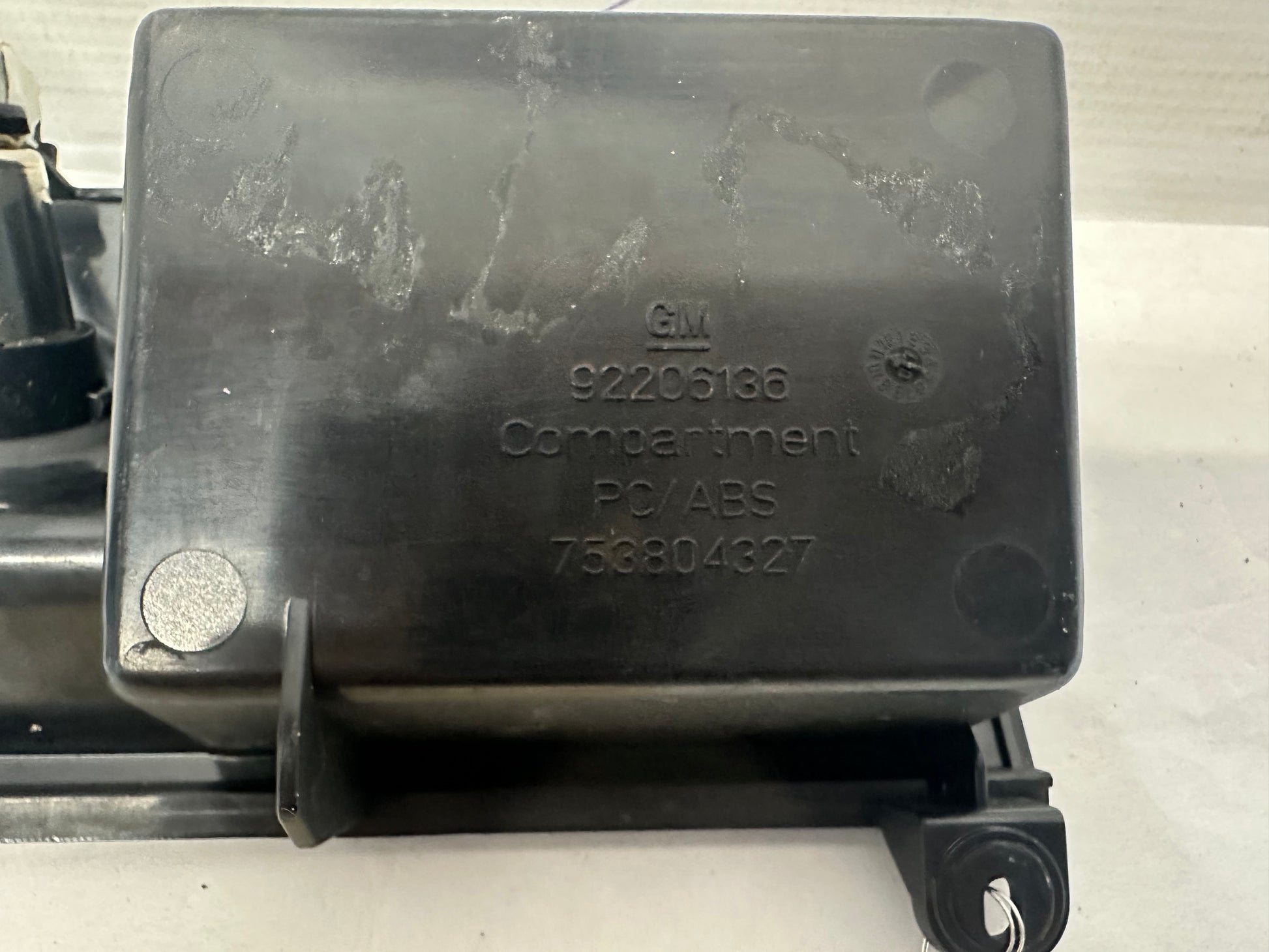 2009 Pontiac G8 Lower Radio Center Console Storage Cubby Compartment Assembly OEM - Day's Parts Yard
