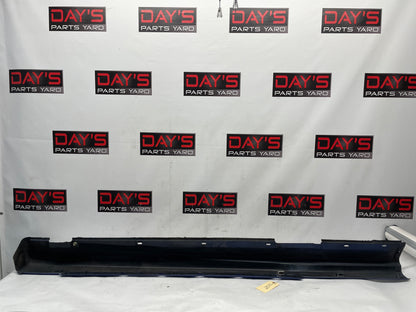 2005 Pontiac GTO LH Driver Rocker Molding Side Skirt Trim Panel OEM - Day's Parts Yard
