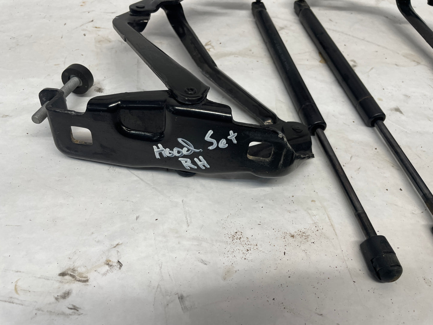 2004 Chevy C5 Corvette RH & LH Hood Hinges w/ Hood Struts - Day's Parts Yard