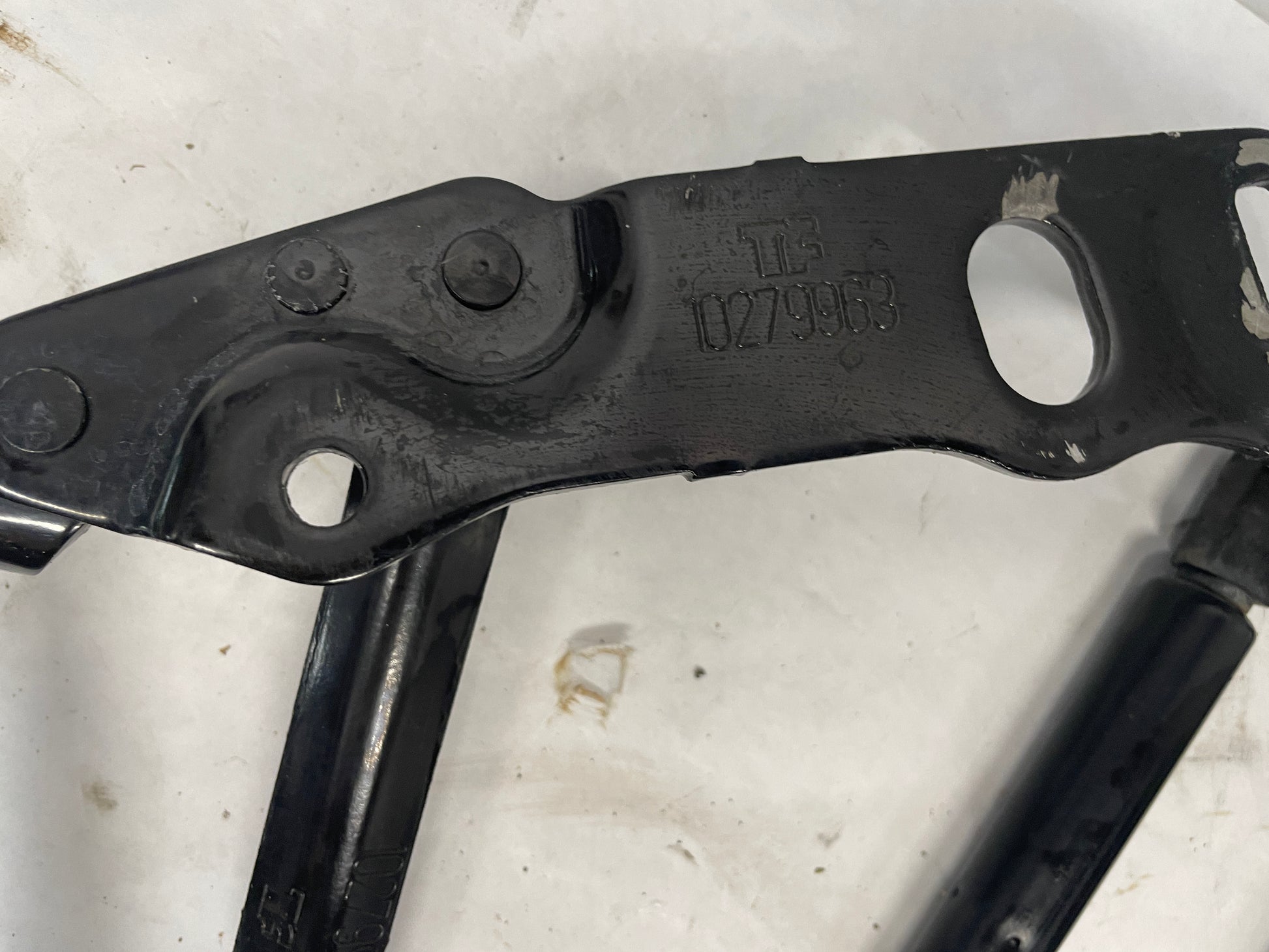 2004 Chevy C5 Corvette RH & LH Hood Hinges w/ Hood Struts - Day's Parts Yard