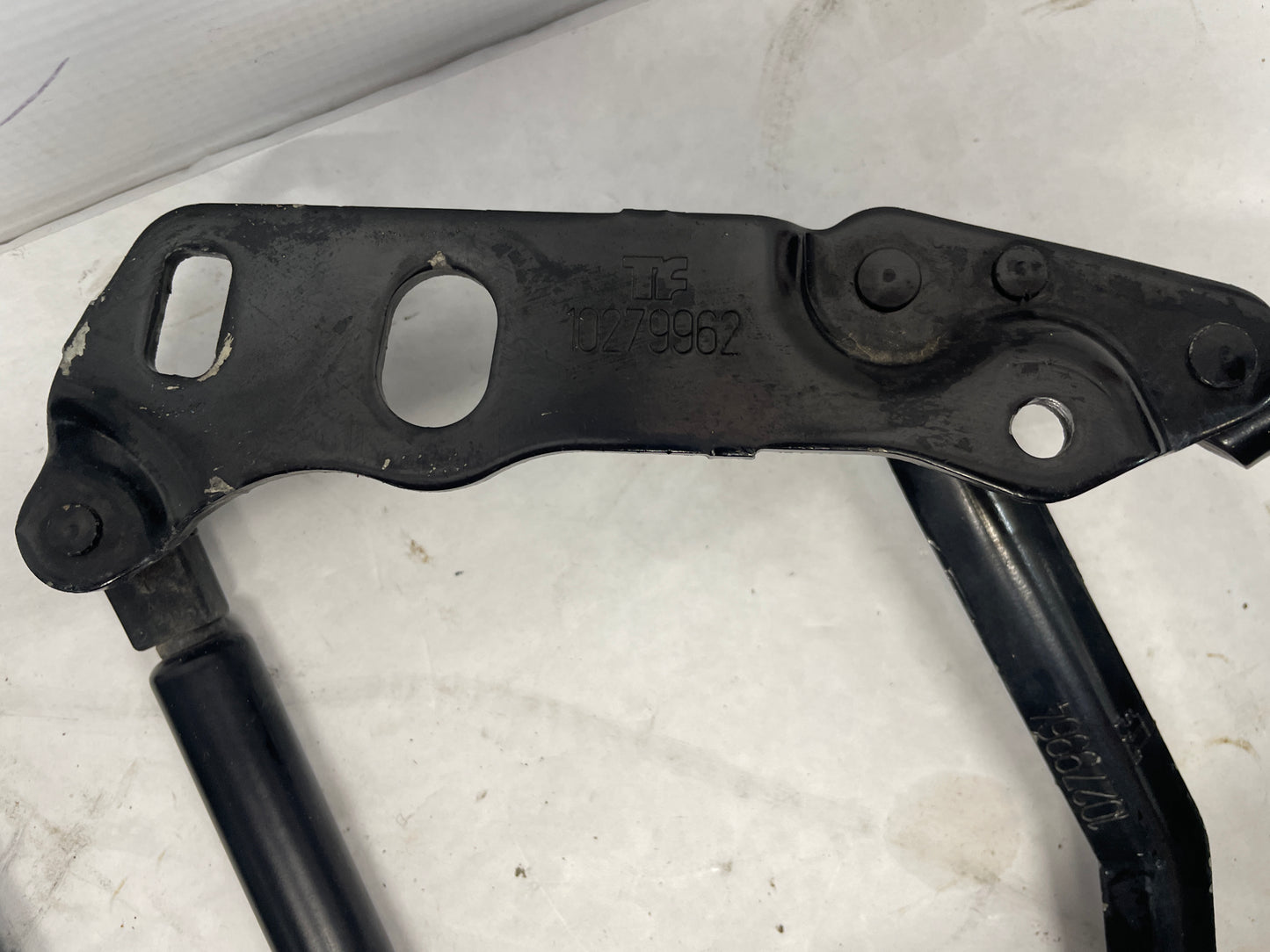 2004 Chevy C5 Corvette RH & LH Hood Hinges w/ Hood Struts - Day's Parts Yard