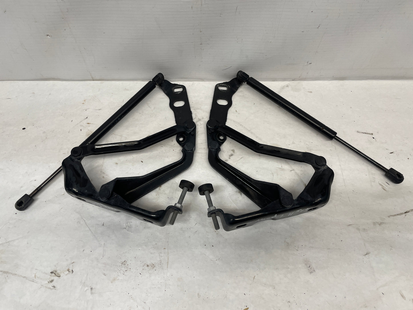 2004 Chevy C5 Corvette RH & LH Hood Hinges w/ Hood Struts - Day's Parts Yard