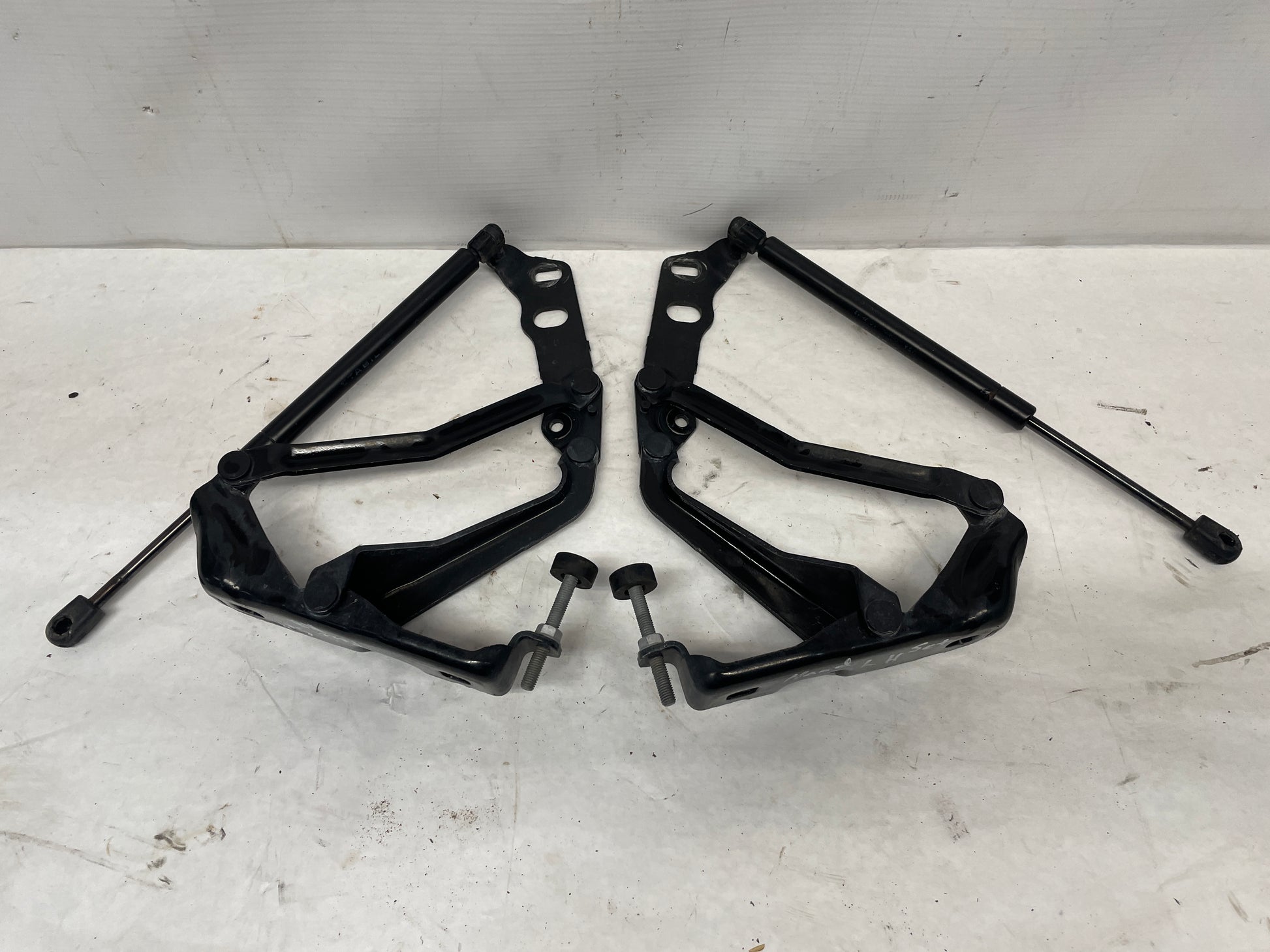 2004 Chevy C5 Corvette RH & LH Hood Hinges w/ Hood Struts - Day's Parts Yard