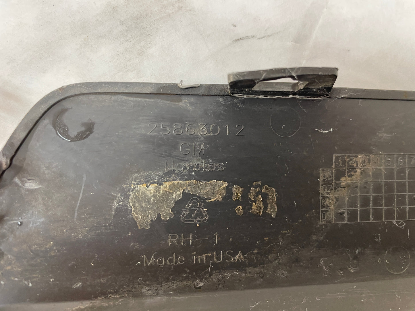 2010 Cadillac CTS-V Sedan RH Passenger Fog Light Lamp Bezel OEM