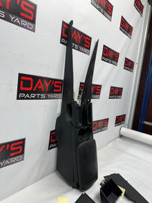 2009 Pontiac G8 GT Center Console OEM - Day's Parts Yard