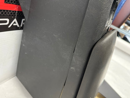 2009 Pontiac G8 GT Center Console OEM - Day's Parts Yard
