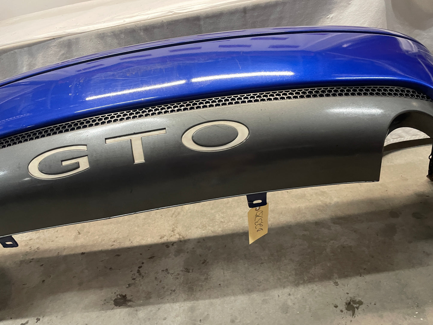 2005 Pontiac GTO Complete Rear Bumper Cover OEM - Day's Parts Yard
