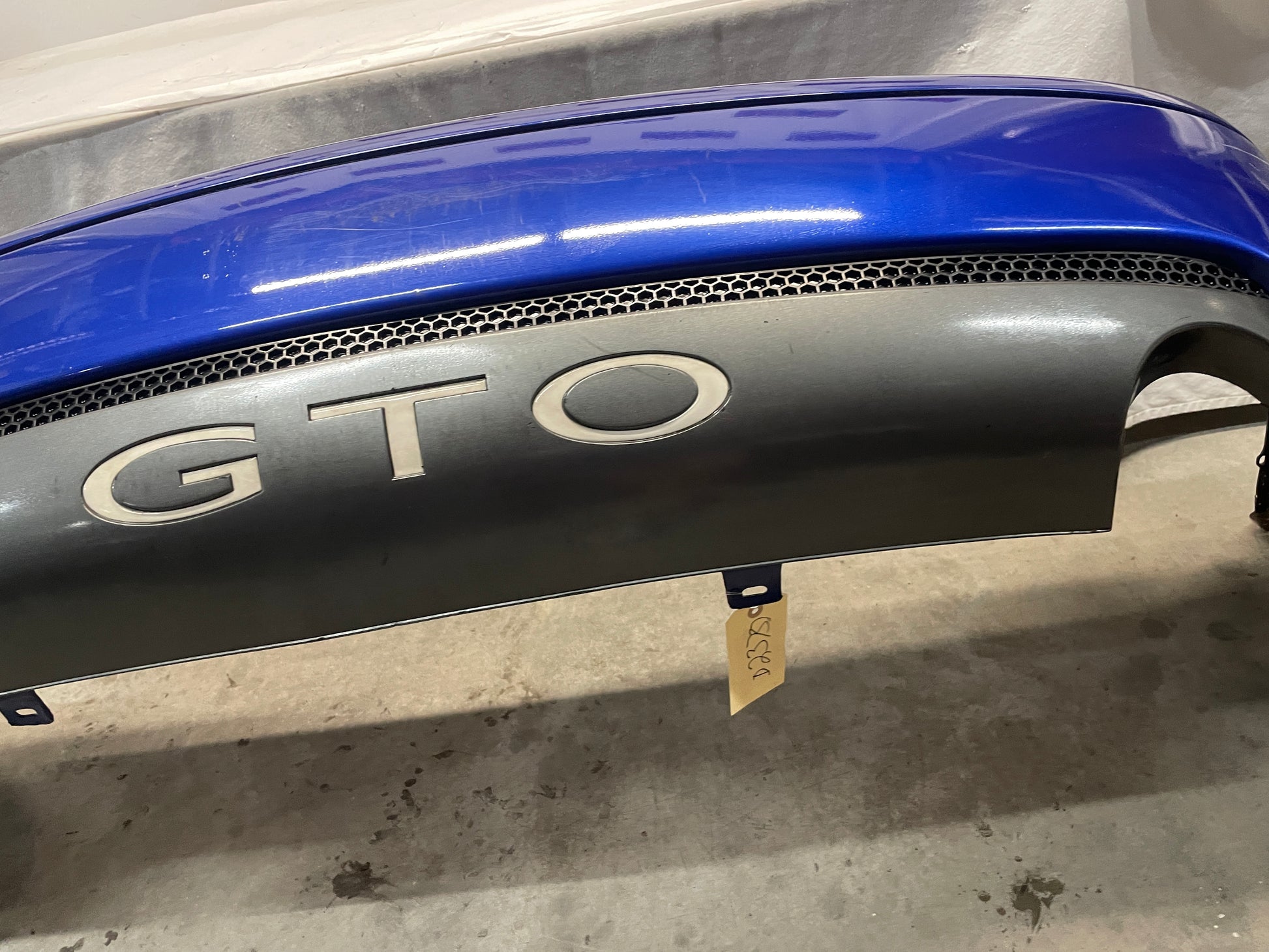 2005 Pontiac GTO Complete Rear Bumper Cover OEM - Day's Parts Yard