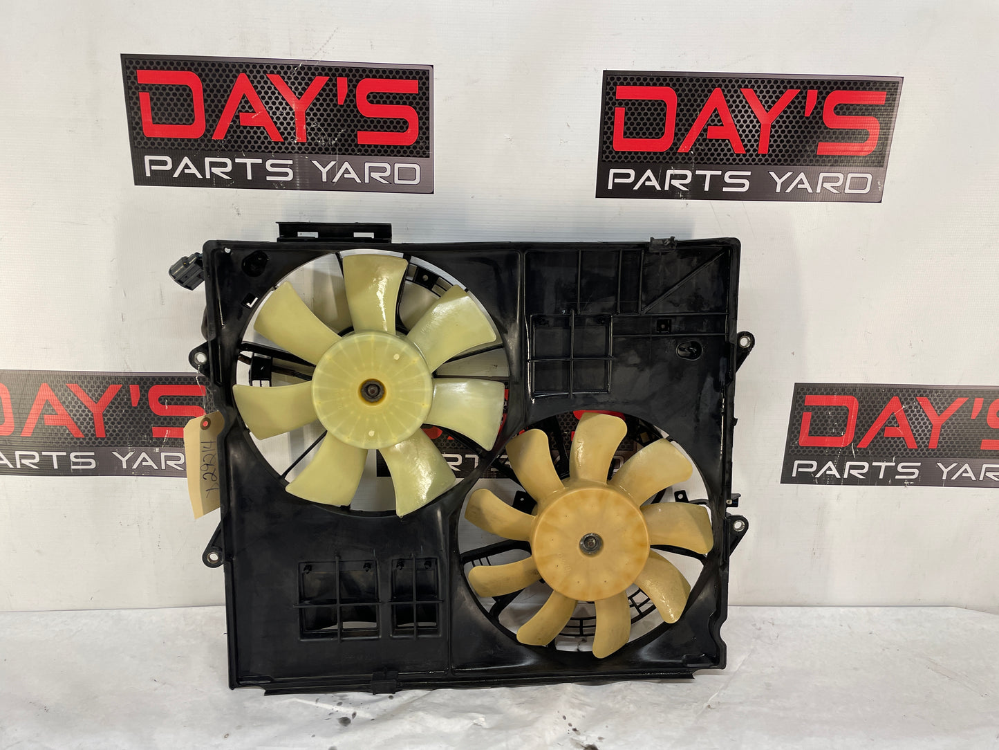 2010 Cadillac CTS-V Sedan Dual Radiator Cooling Fans Assembly OEM