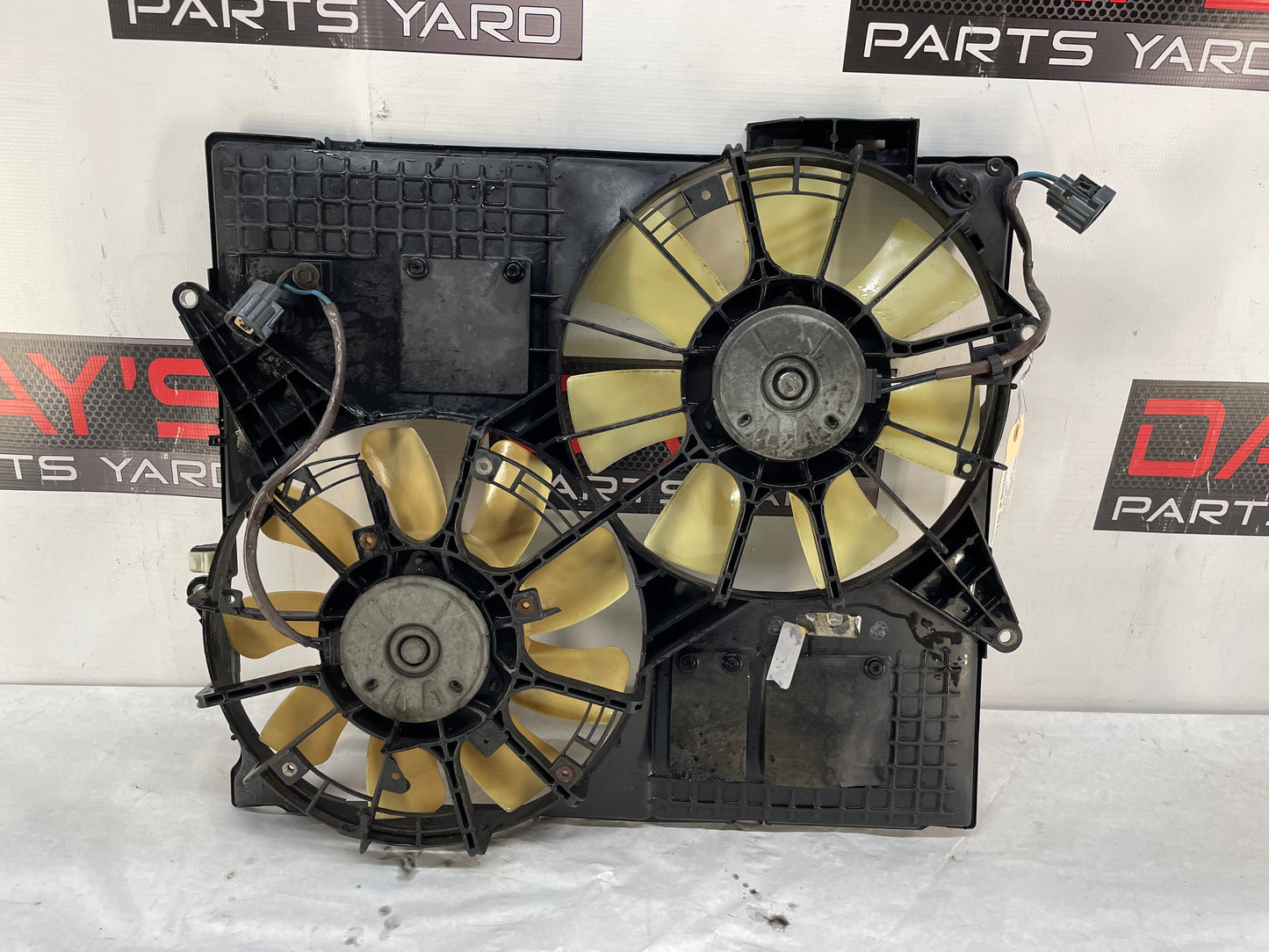 2010 Cadillac CTS-V Sedan Dual Radiator Cooling Fans Assembly OEM