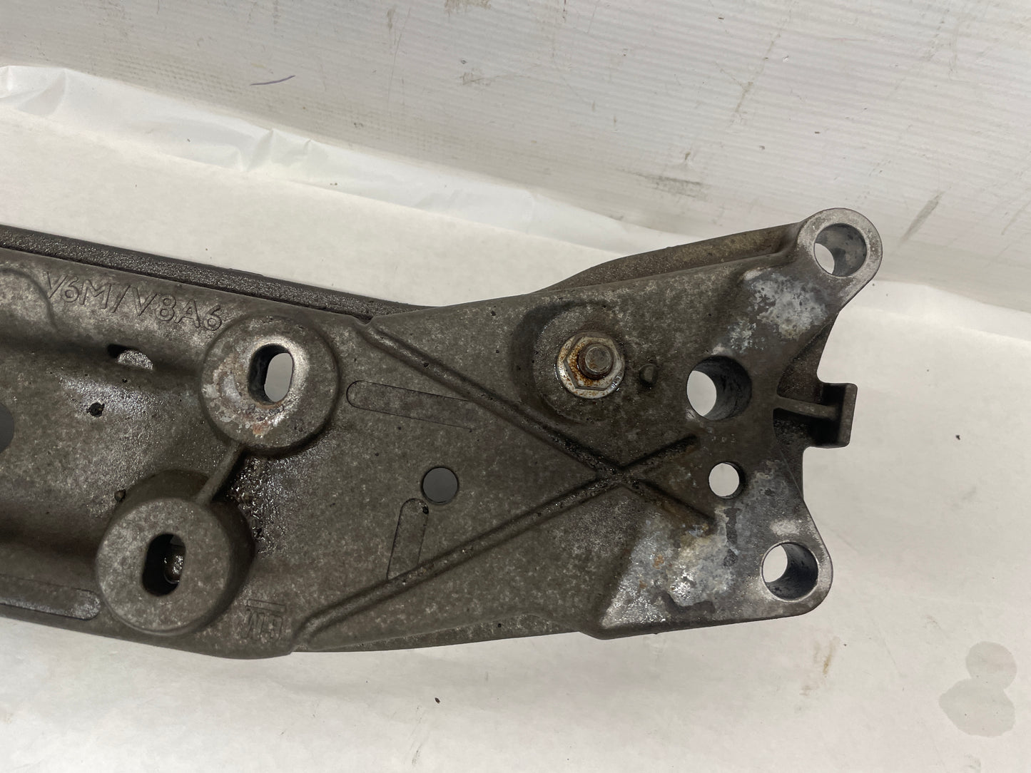2013 Chevy Caprice 6L80E Automatic Transmission Crossmember OEM - Day's Parts Yard