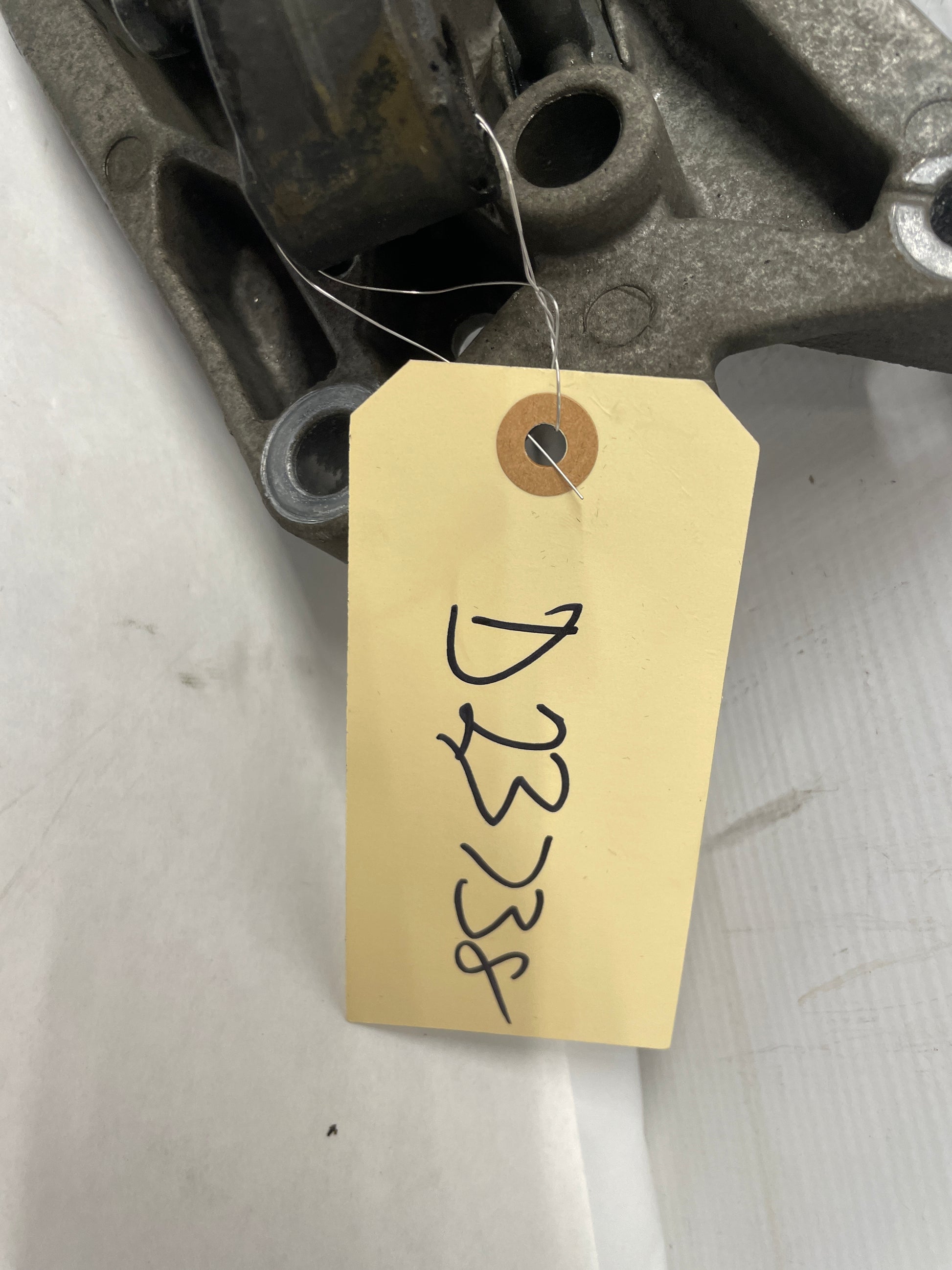 2013 Chevy Caprice 6L80E Automatic Transmission Crossmember OEM - Day's Parts Yard