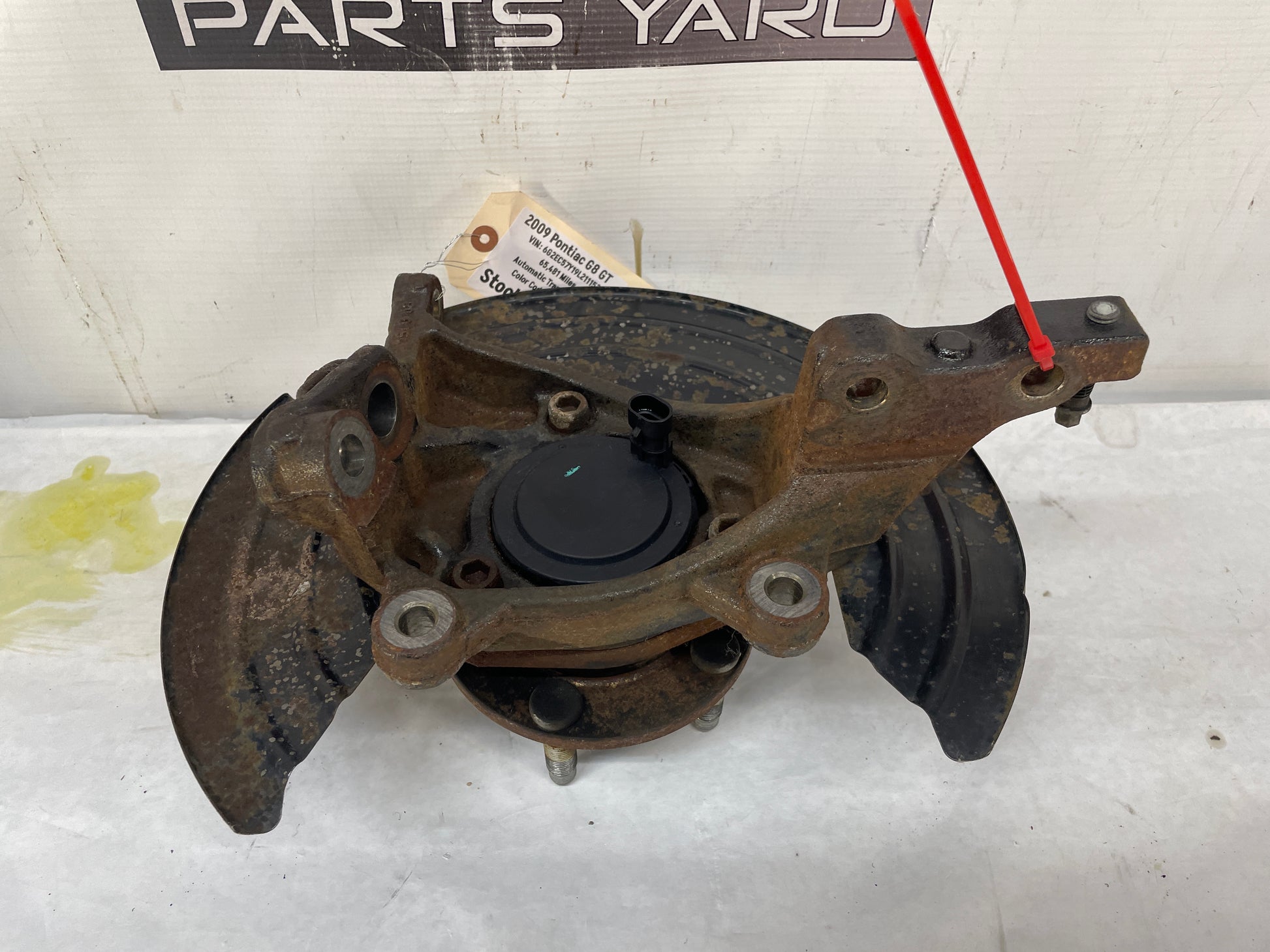 2009 Pontiac G8 GT RH Passenger Front Suspension Spindle Knuckle Hub Assembly OEM - Day's Parts Yard