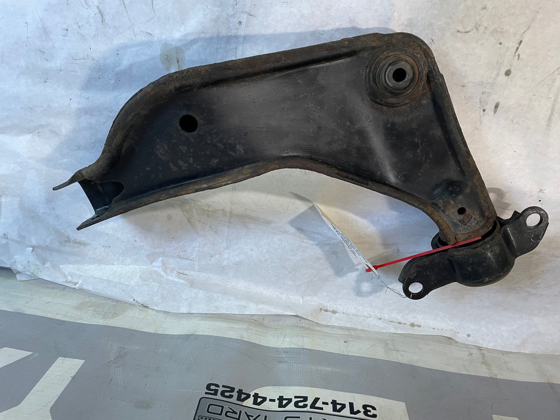2009 Pontiac G8 Base Rear RH Passenger Upper Control Arm OEM - Day's Parts Yard