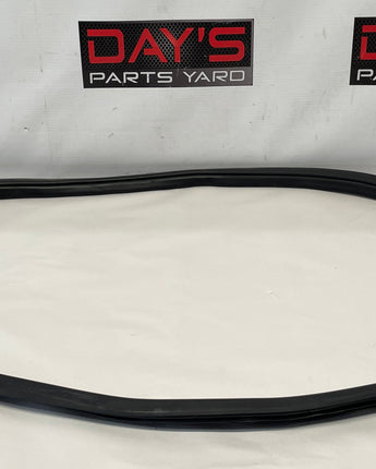 2009 Pontiac G8 GT RH Passenger Front Door Weather Strip Rubber Seal OEM