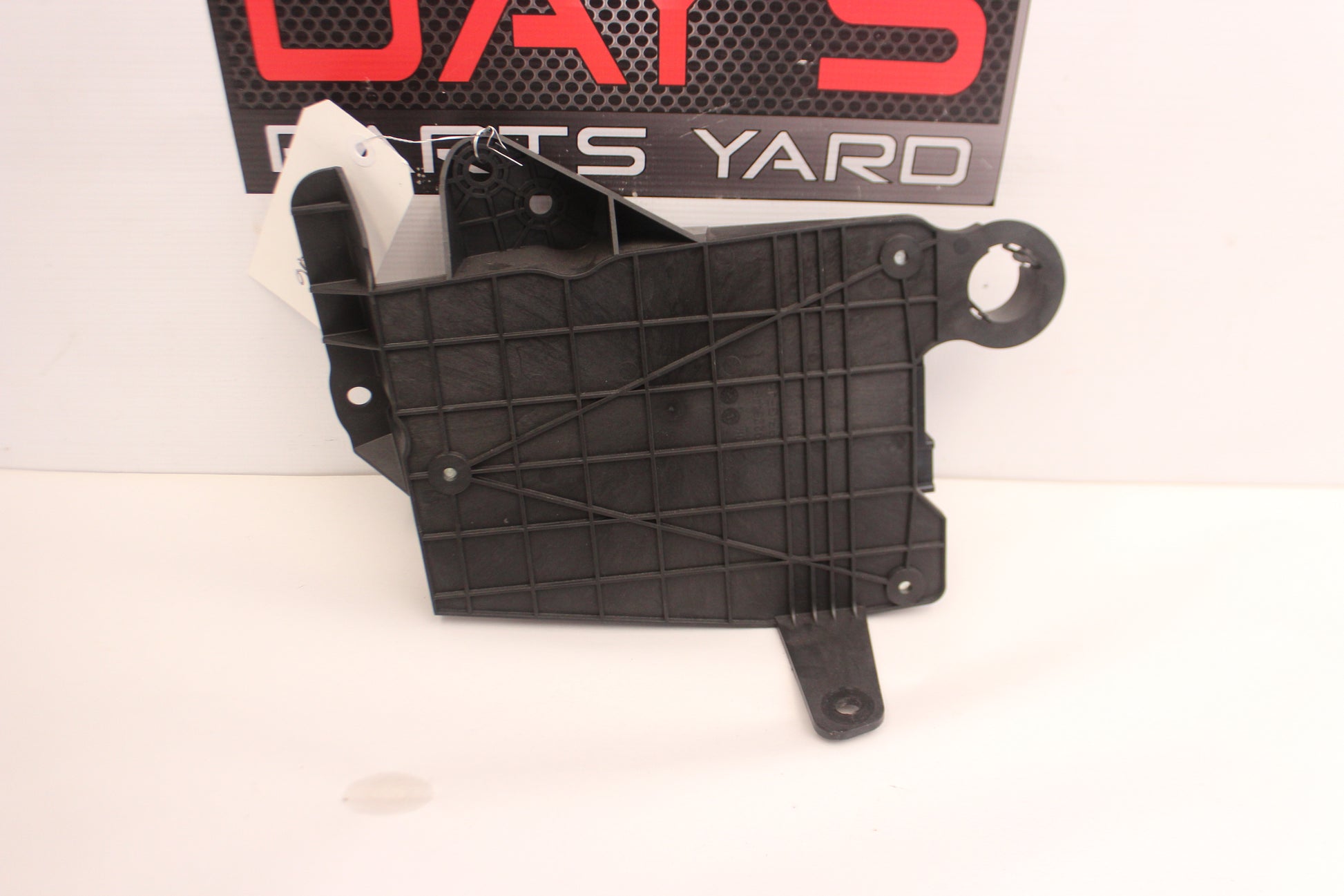 2015 Chevy SS Sedan Bose Radio Amplifier w/ Bracket OEM - Day's Parts Yard