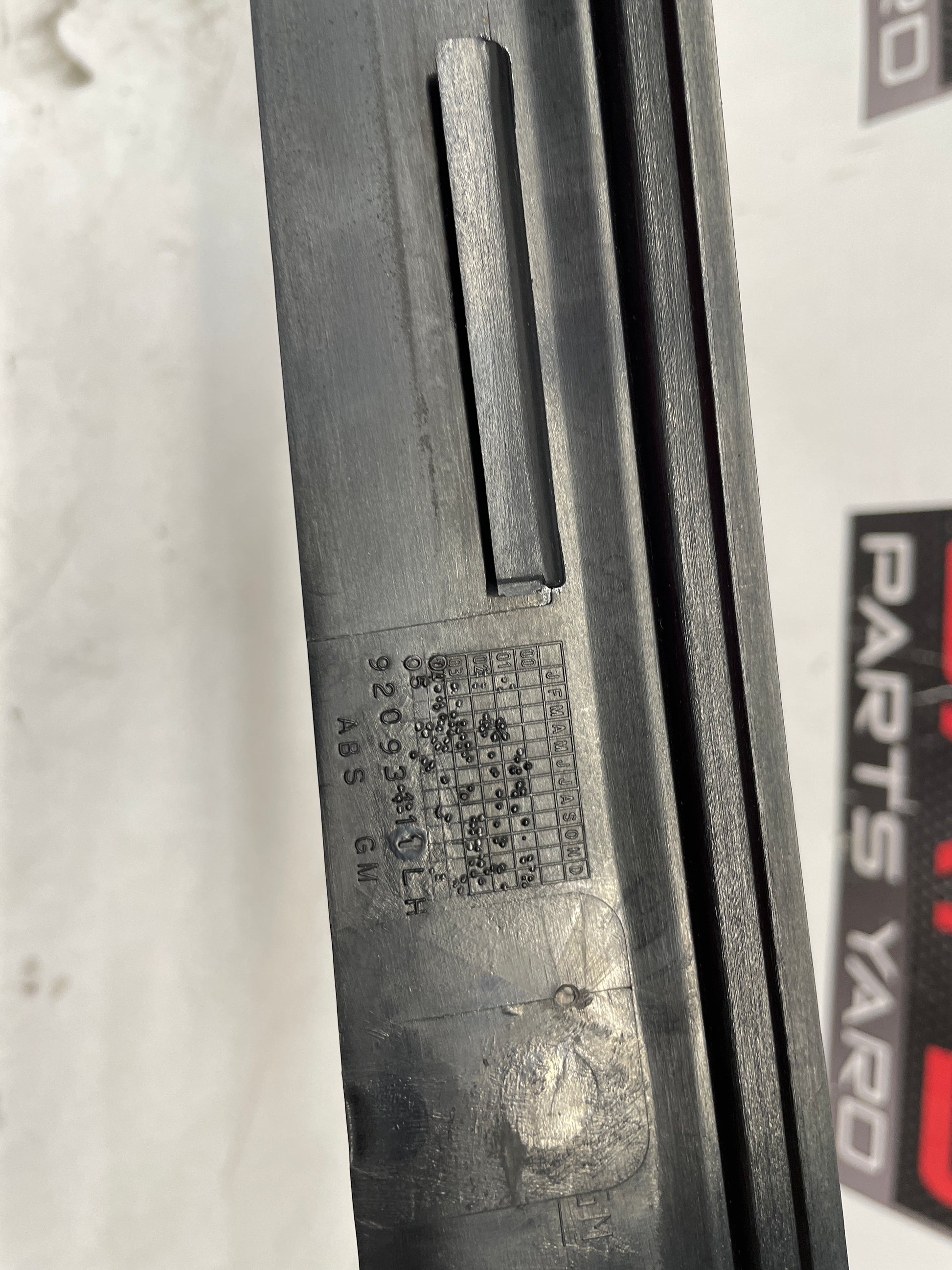 2006 Pontiac GTO LH Driver Exterior B Pillar Window Trim Applique Cover OEM - Day's Parts Yard