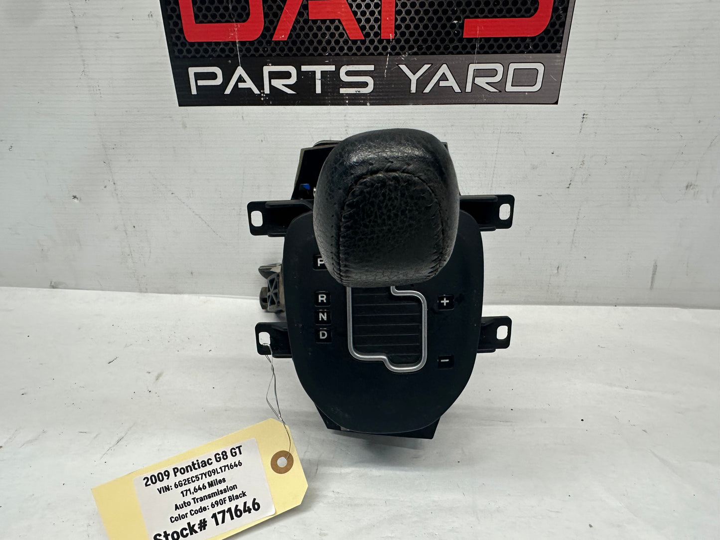 2009 Pontiac G8 GT Automatic Shifter Assembly OEM - Day's Parts Yard