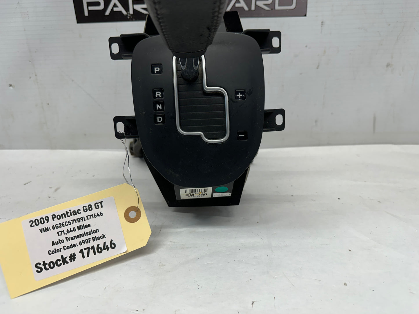 2009 Pontiac G8 GT Automatic Shifter Assembly OEM - Day's Parts Yard