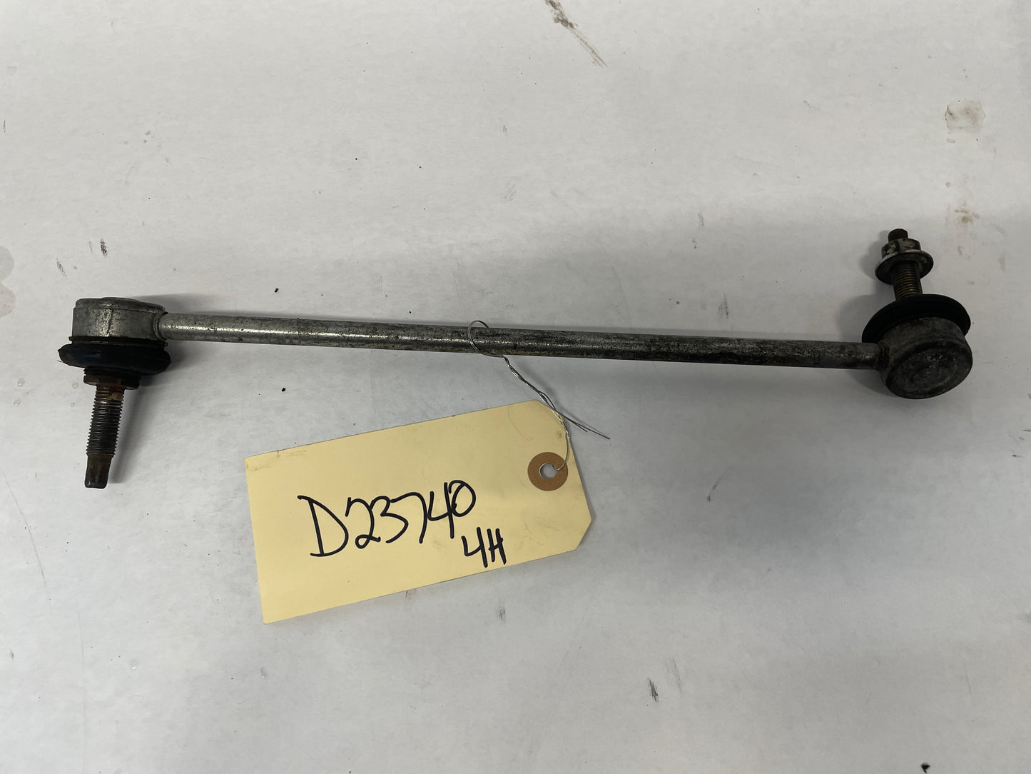 2013 Chevy Caprice LH Driver Front Suspension Sway Bar Link End OEM - Day's Parts Yard