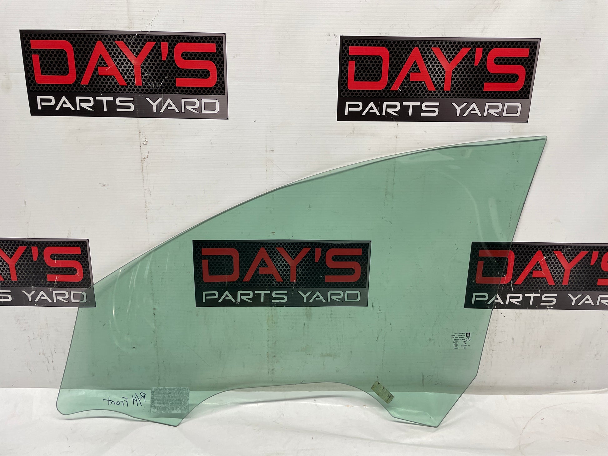 2016 Chevy SS Sedan RH Passenger Front Door Window Glass OEM - Day's Parts Yard