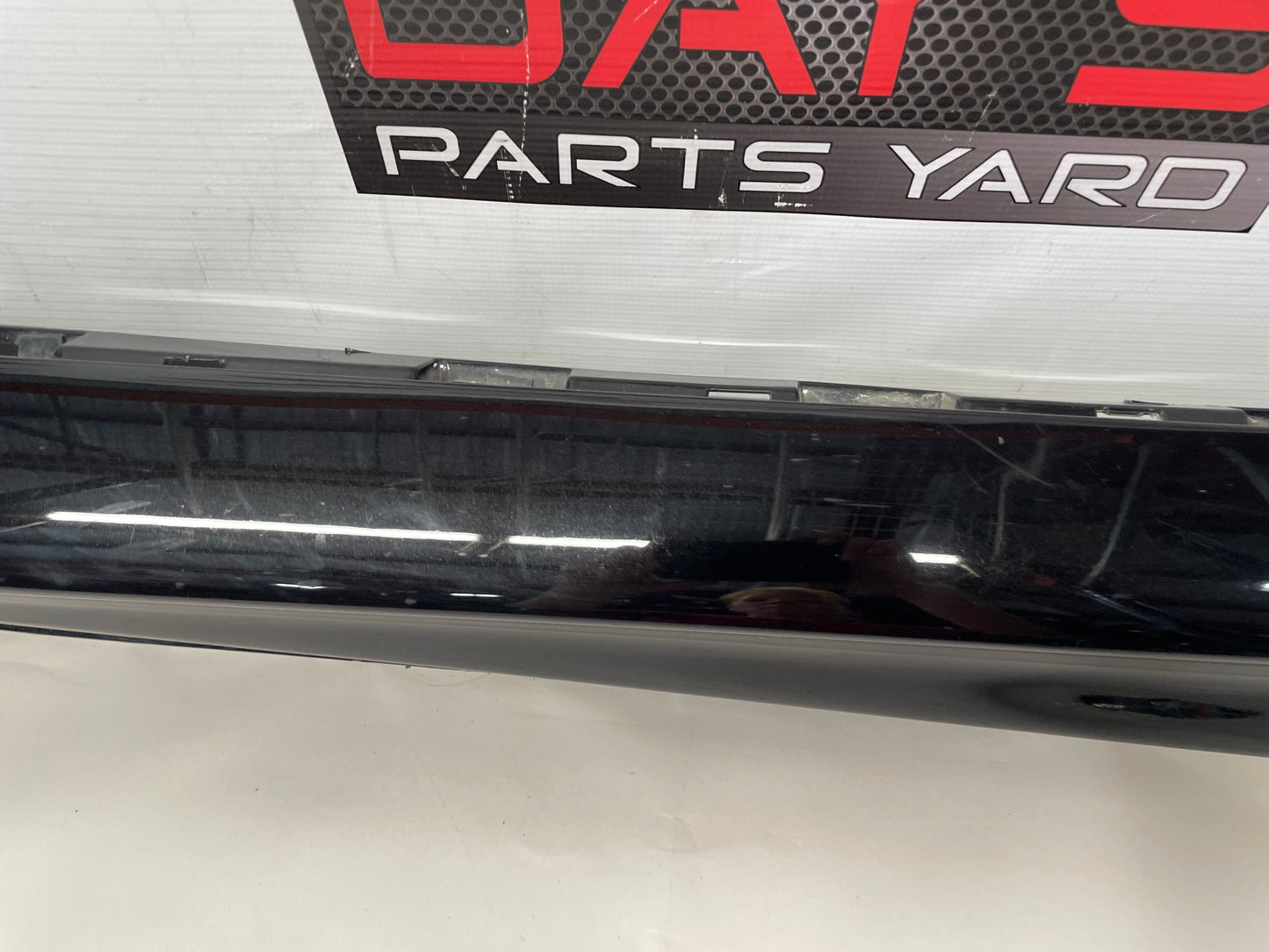 2009 Pontiac G8 GT LH Driver Rocker Molding Panel OEM - Day's Parts Yard