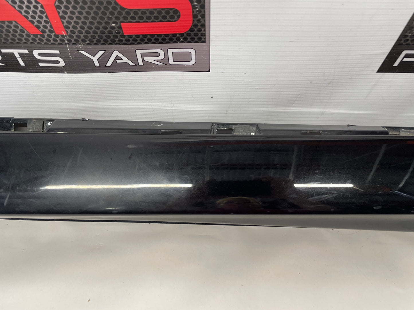 2009 Pontiac G8 GT LH Driver Rocker Molding Panel OEM - Day's Parts Yard
